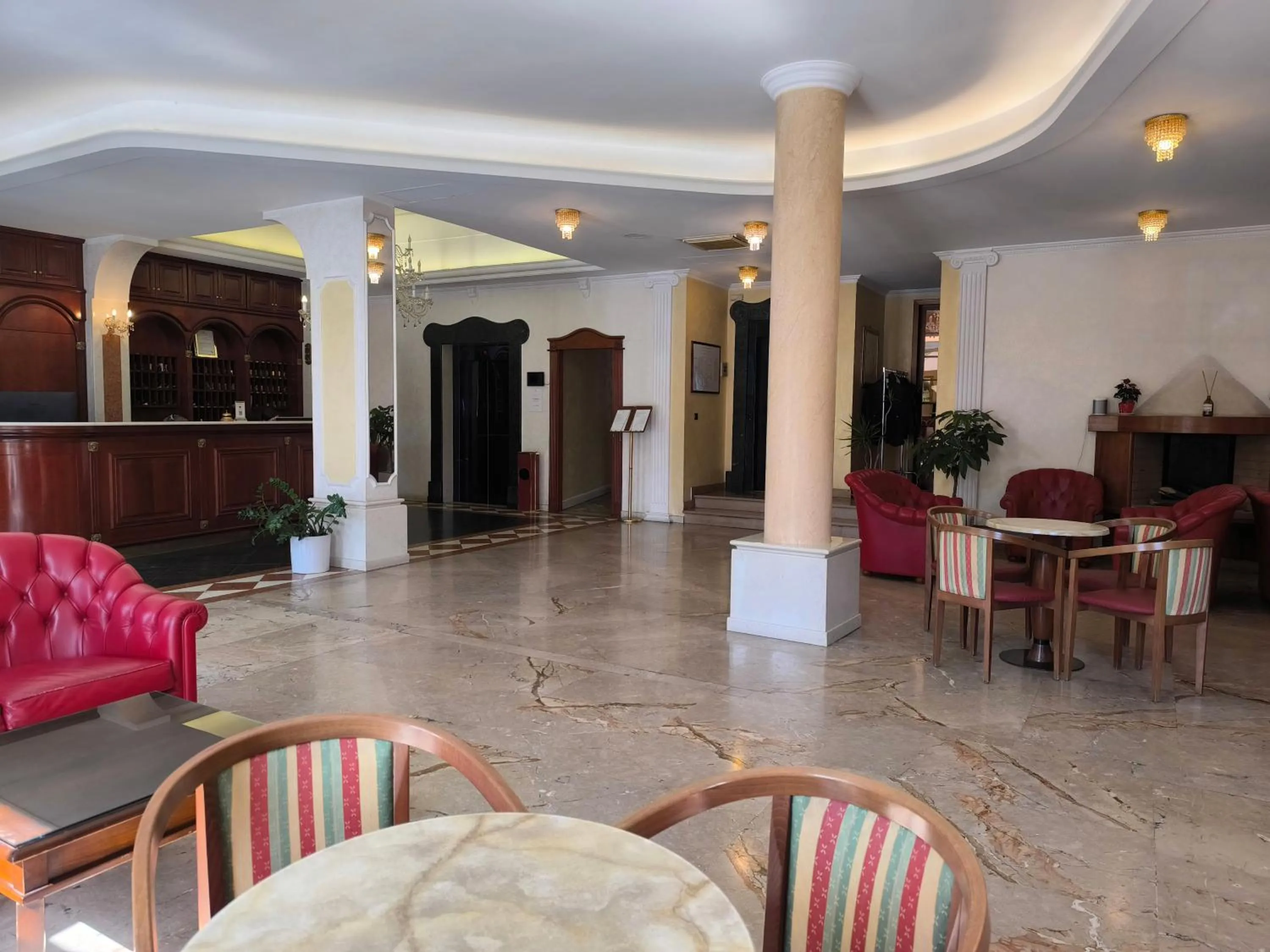 Lobby or reception in Mariano IV Palace Hotel