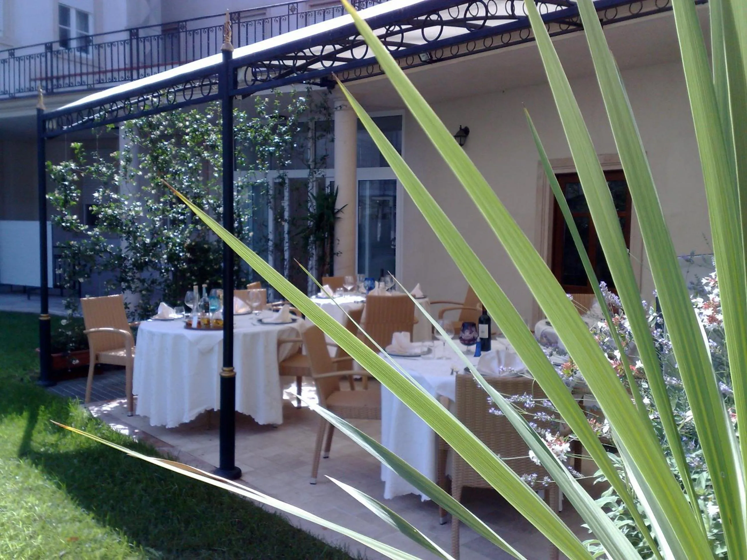 Restaurant/places to eat in Mariano IV Palace Hotel