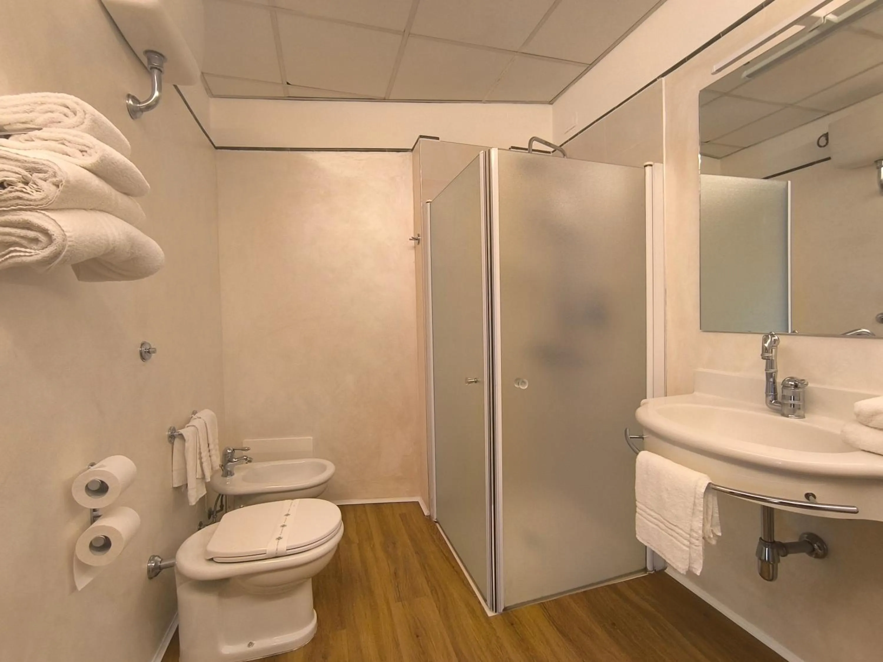 Bathroom in Mariano IV Palace Hotel