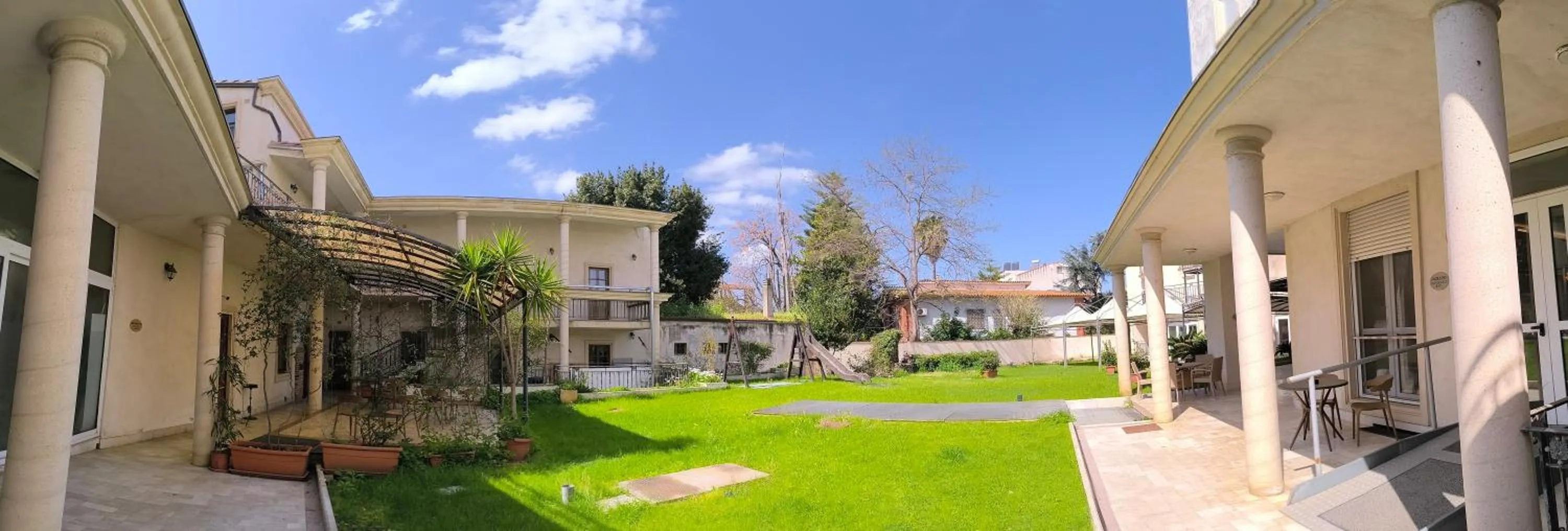 Garden in Mariano IV Palace Hotel