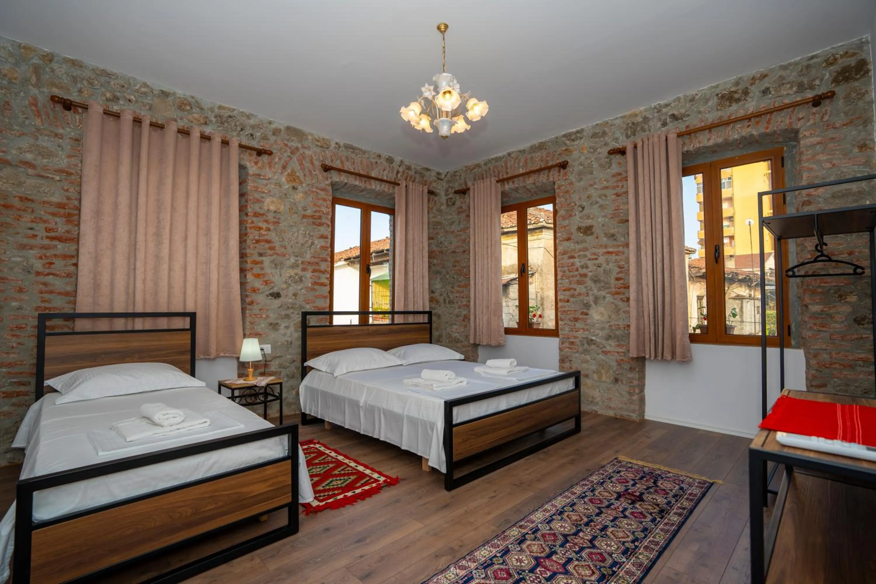 Triple Room with Bathroom in InTown Guesthouse Shkoder