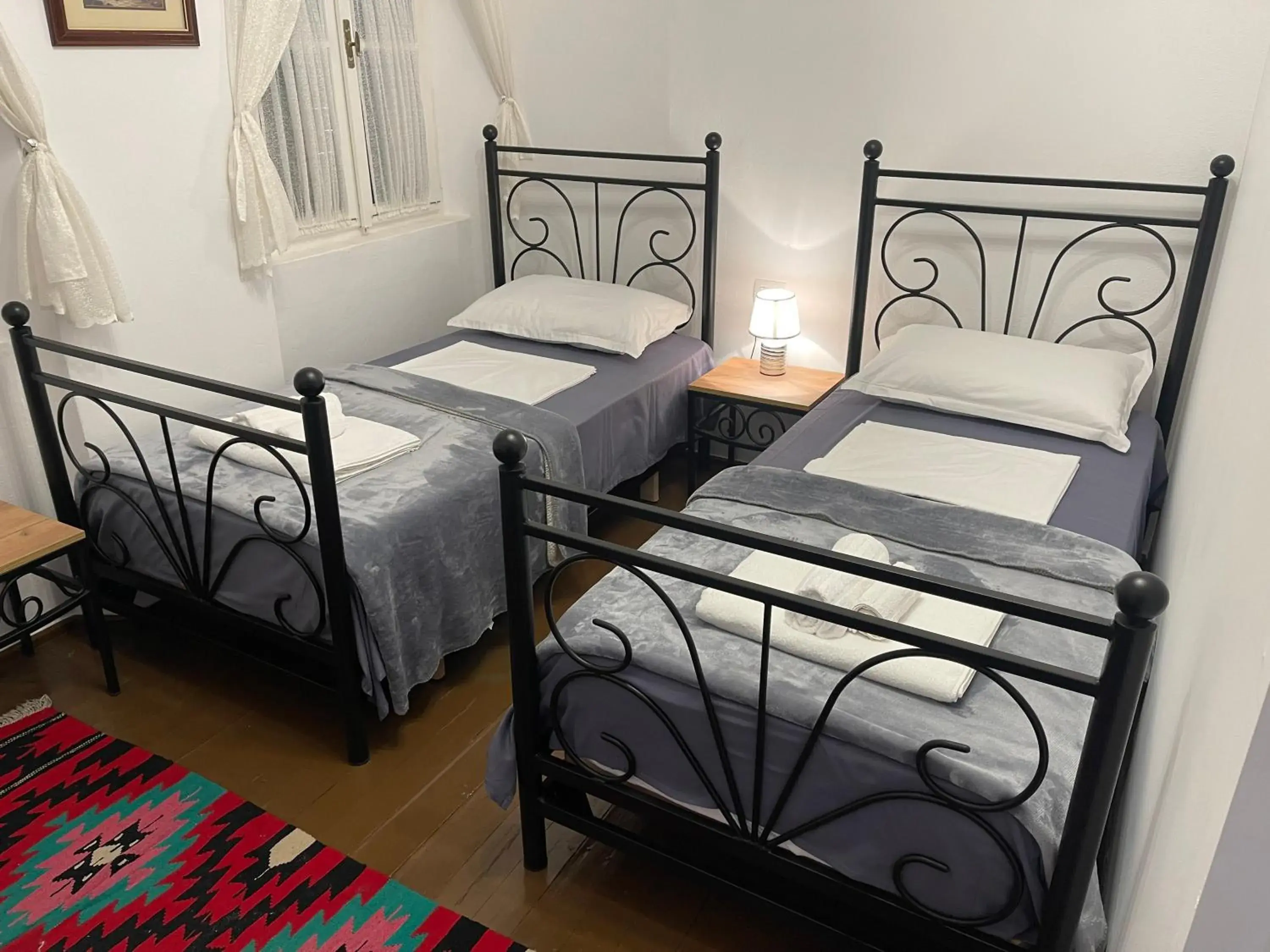 Deluxe Twin Room in InTown Guesthouse Shkoder Deluxe Twin Room in InTown Guesthouse Shkoder