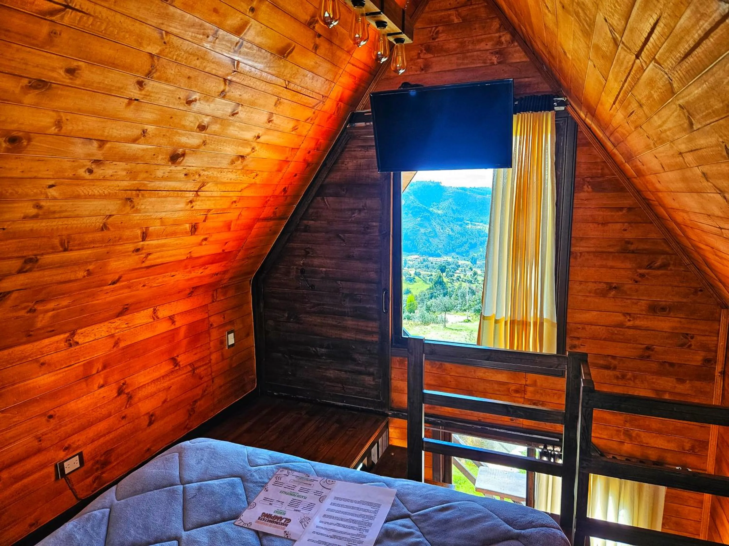 TV and multimedia, Bed in Glamping Hakuna Matata
