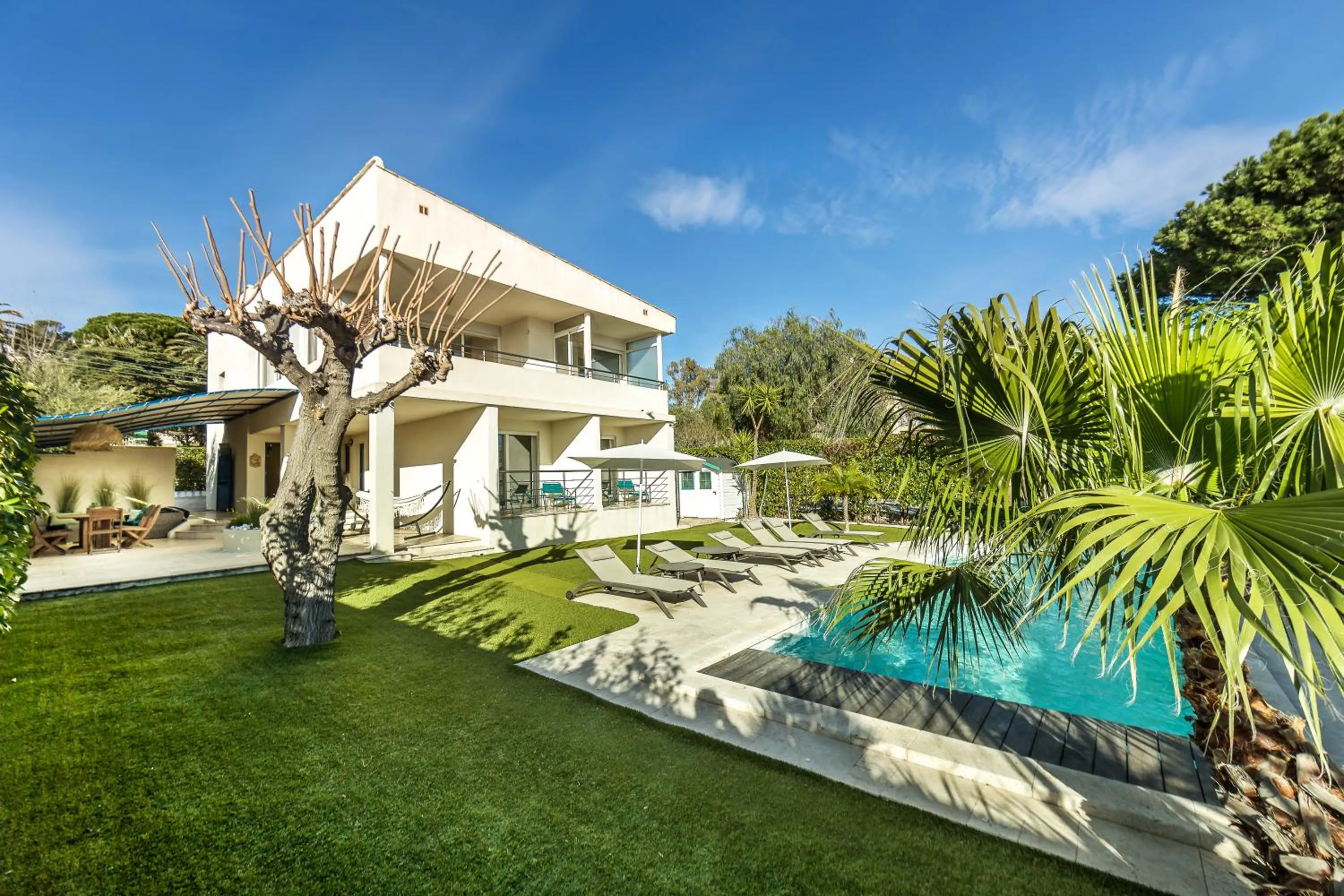 Swimming pool in Villa Montfleuri, vieille ville à pieds, vue mer, piscine, 8 pers