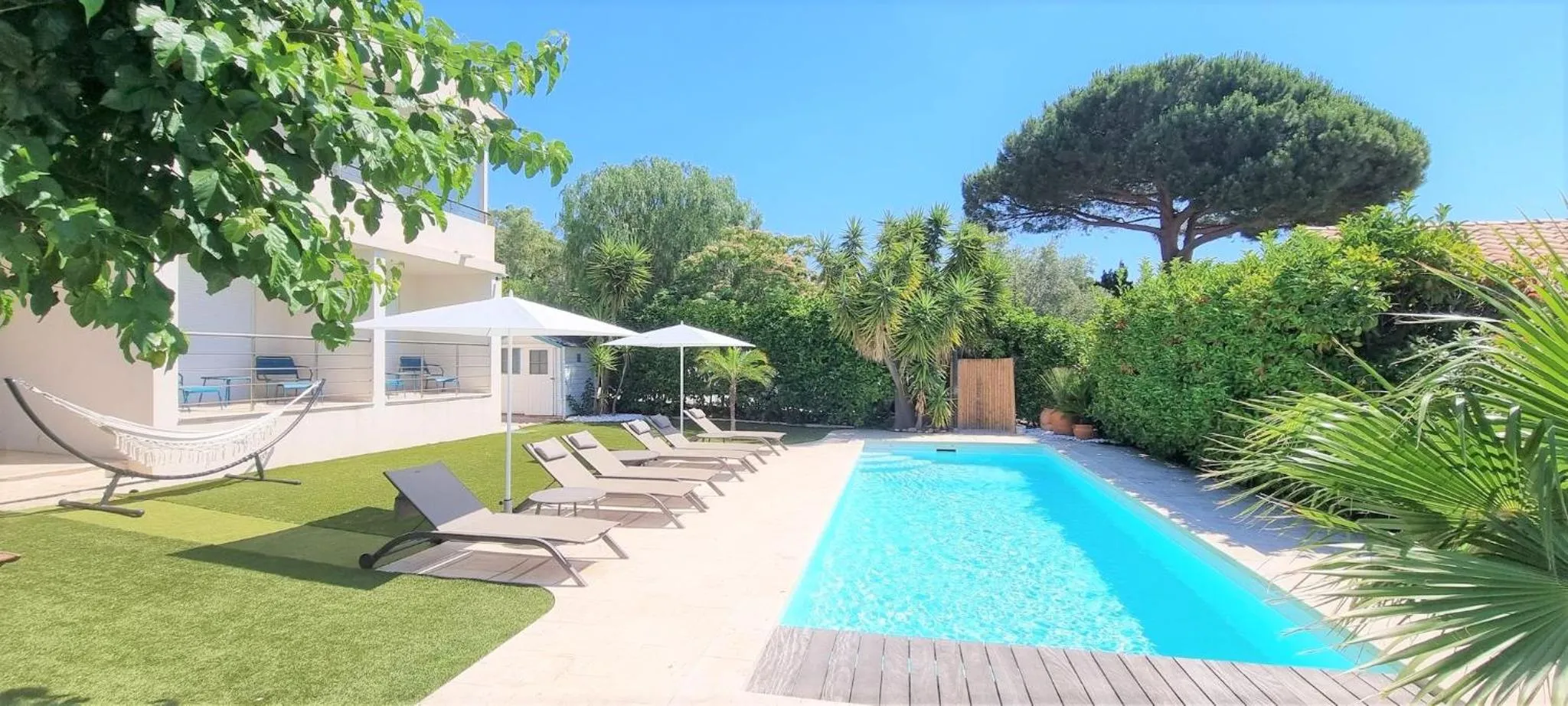 Swimming pool in Villa Montfleuri, vieille ville à pieds, vue mer, piscine, 8 pers