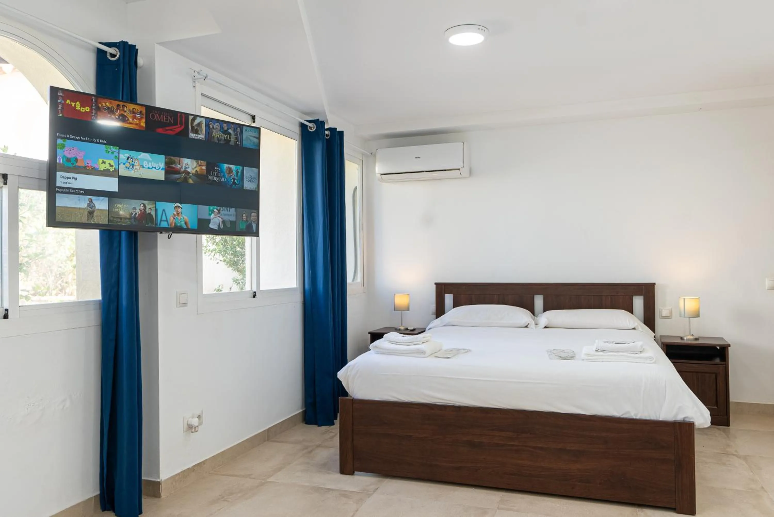 Bed in CASADELMAR Marbella 23 APARTAMENTOS VACACIONALES