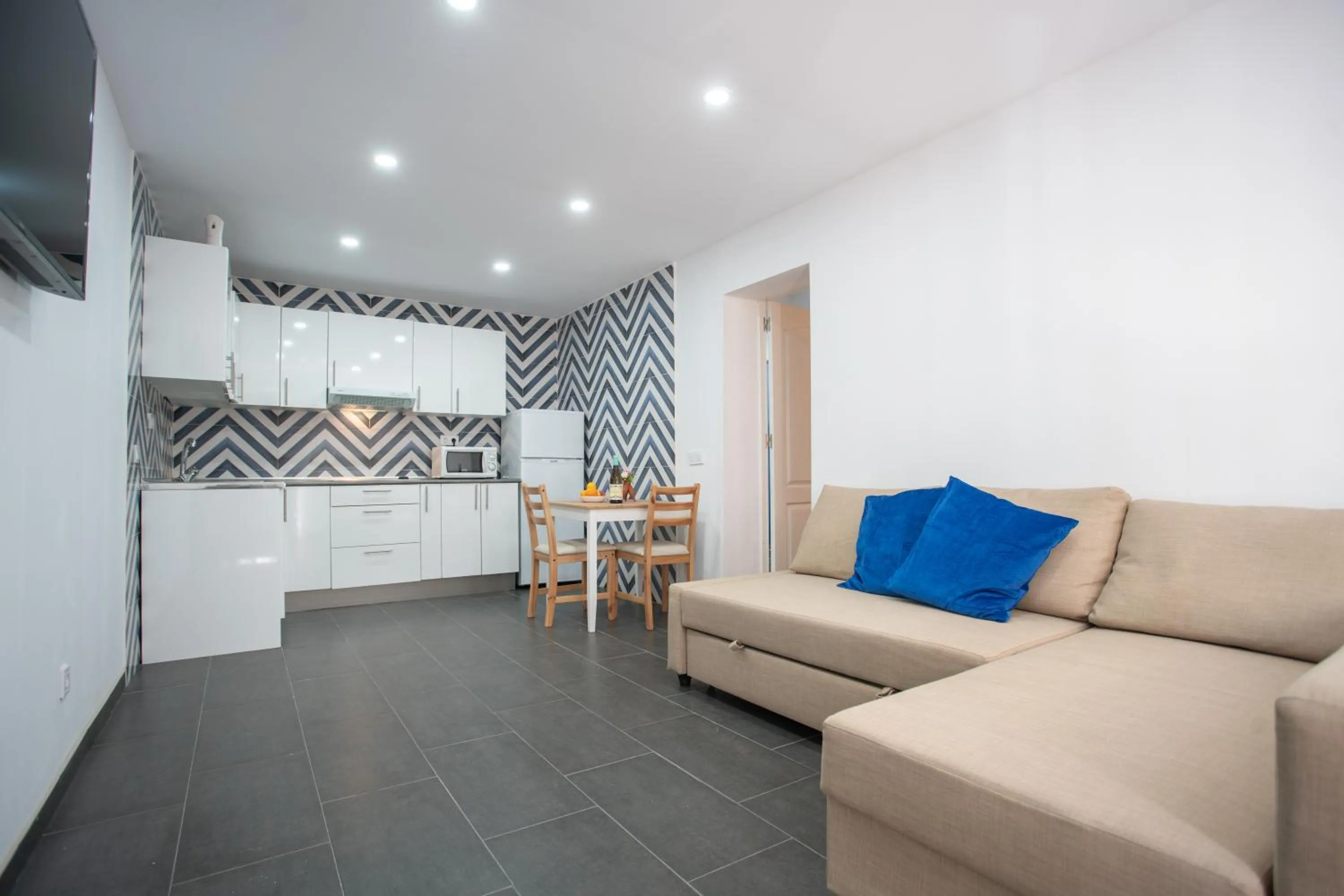 Kitchen or kitchenette in CASADELMAR Marbella 23 APARTAMENTOS VACACIONALES