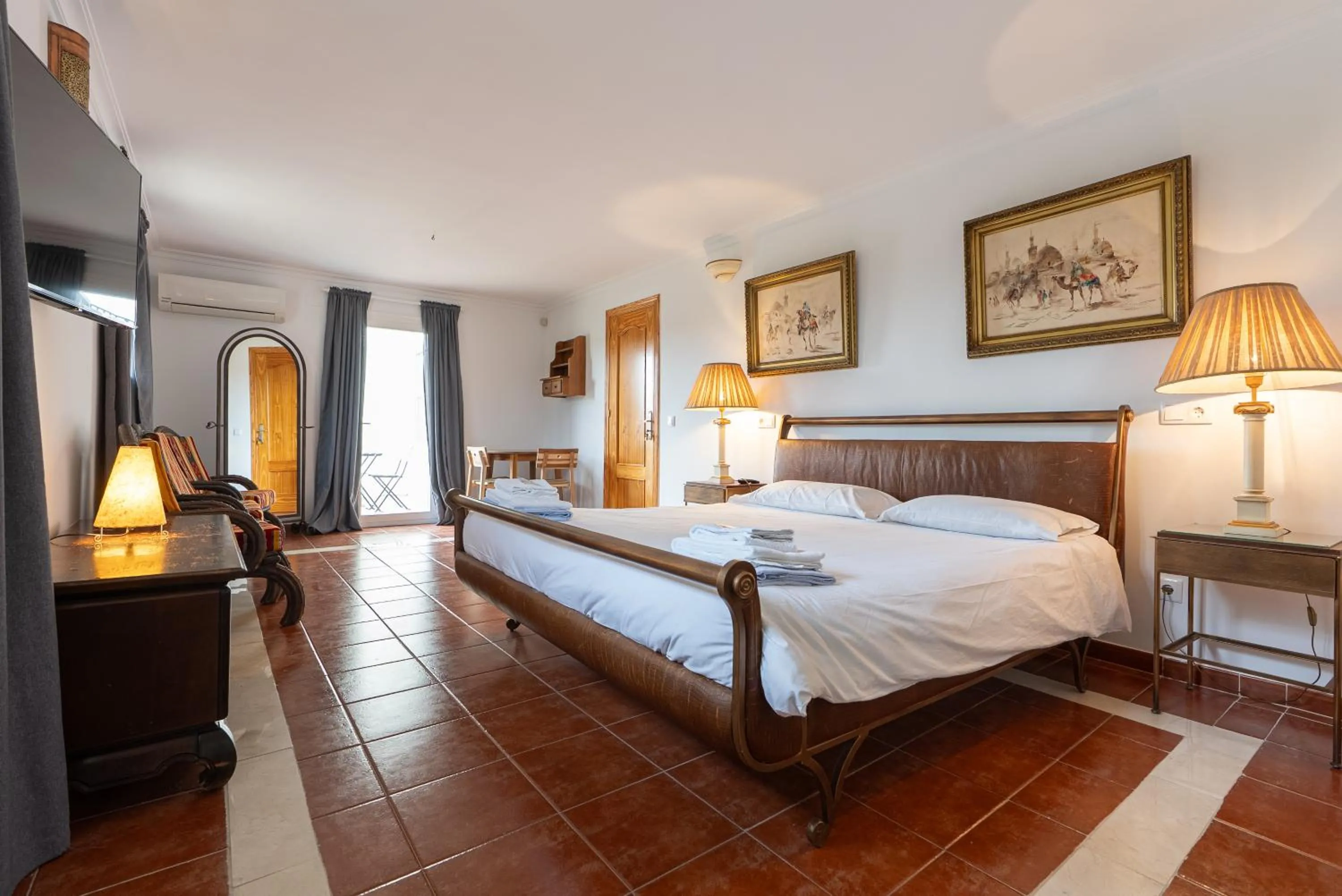 Bed in CASADELMAR Marbella 23 APARTAMENTOS VACACIONALES