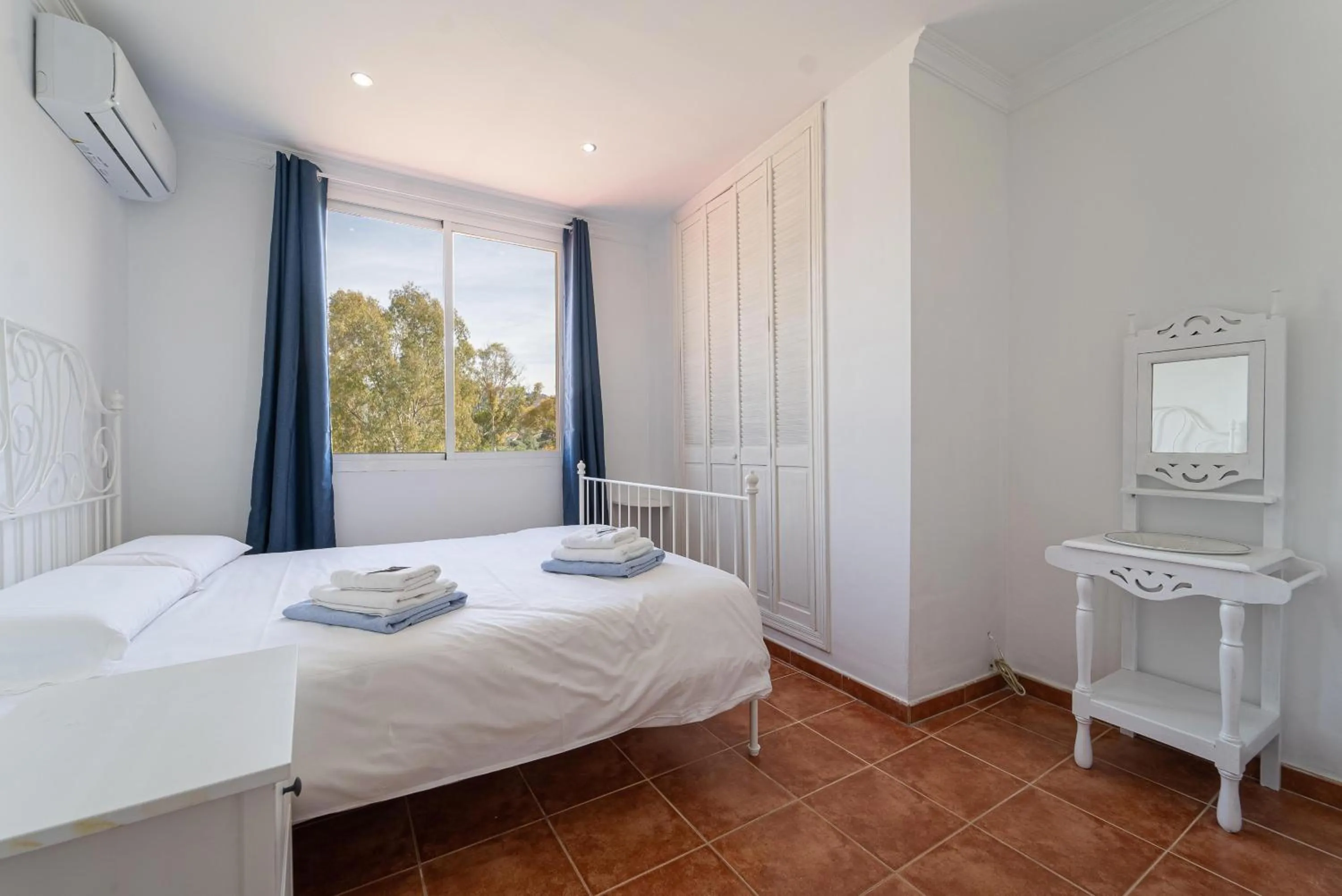 Bedroom, Bed in CASADELMAR Marbella 23 APARTAMENTOS VACACIONALES