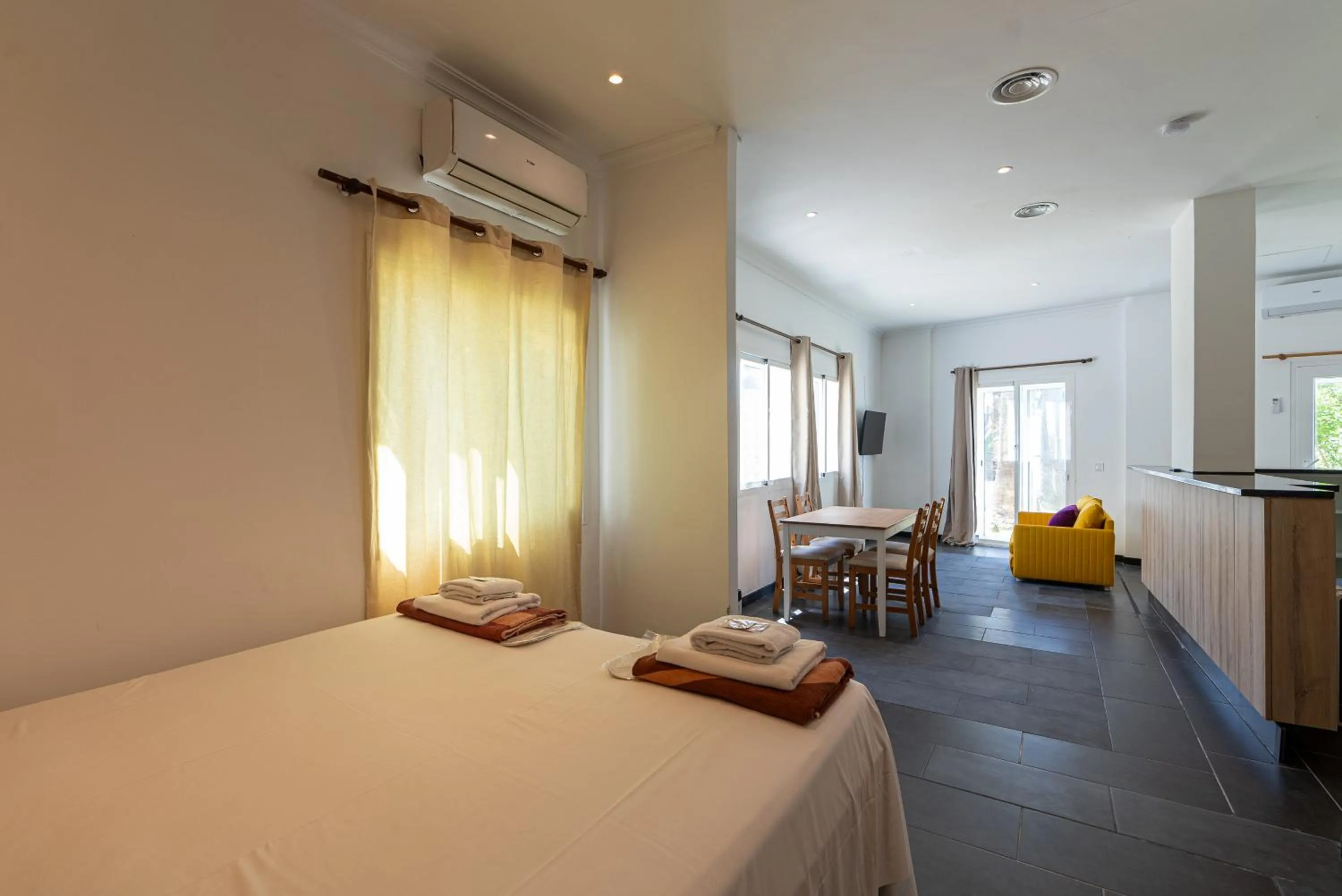 Bed in CASADELMAR Marbella 23 APARTAMENTOS VACACIONALES