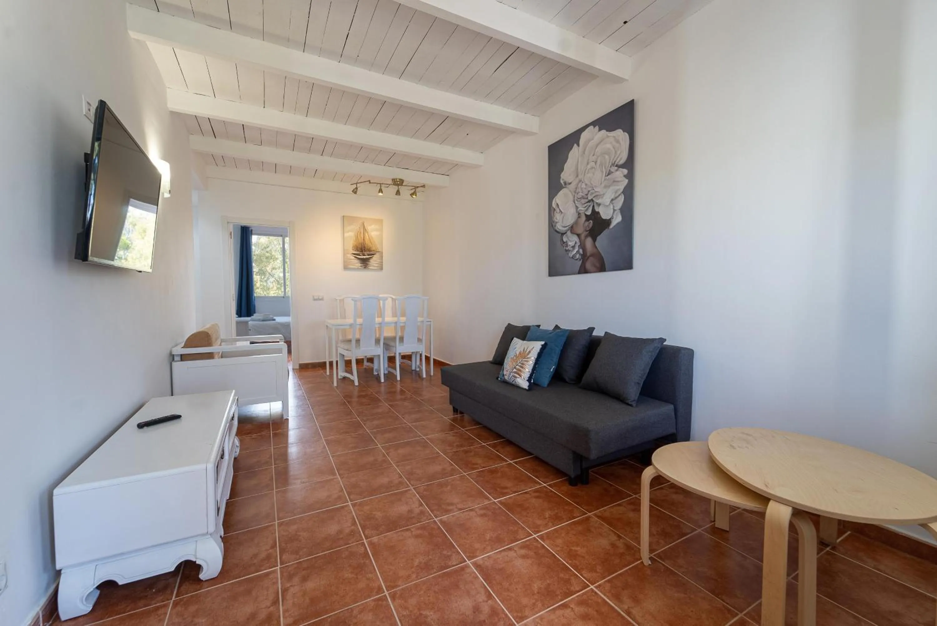 TV and multimedia in CASADELMAR Marbella 23 APARTAMENTOS VACACIONALES
