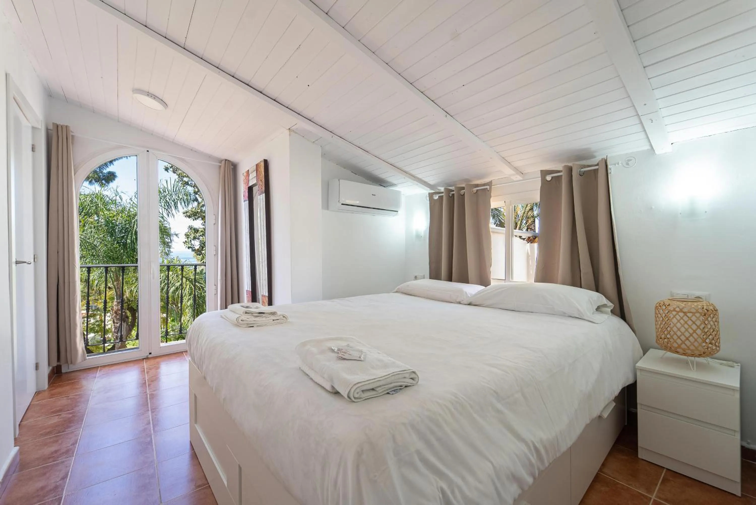 Bedroom, Bed in CASADELMAR Marbella 23 APARTAMENTOS VACACIONALES