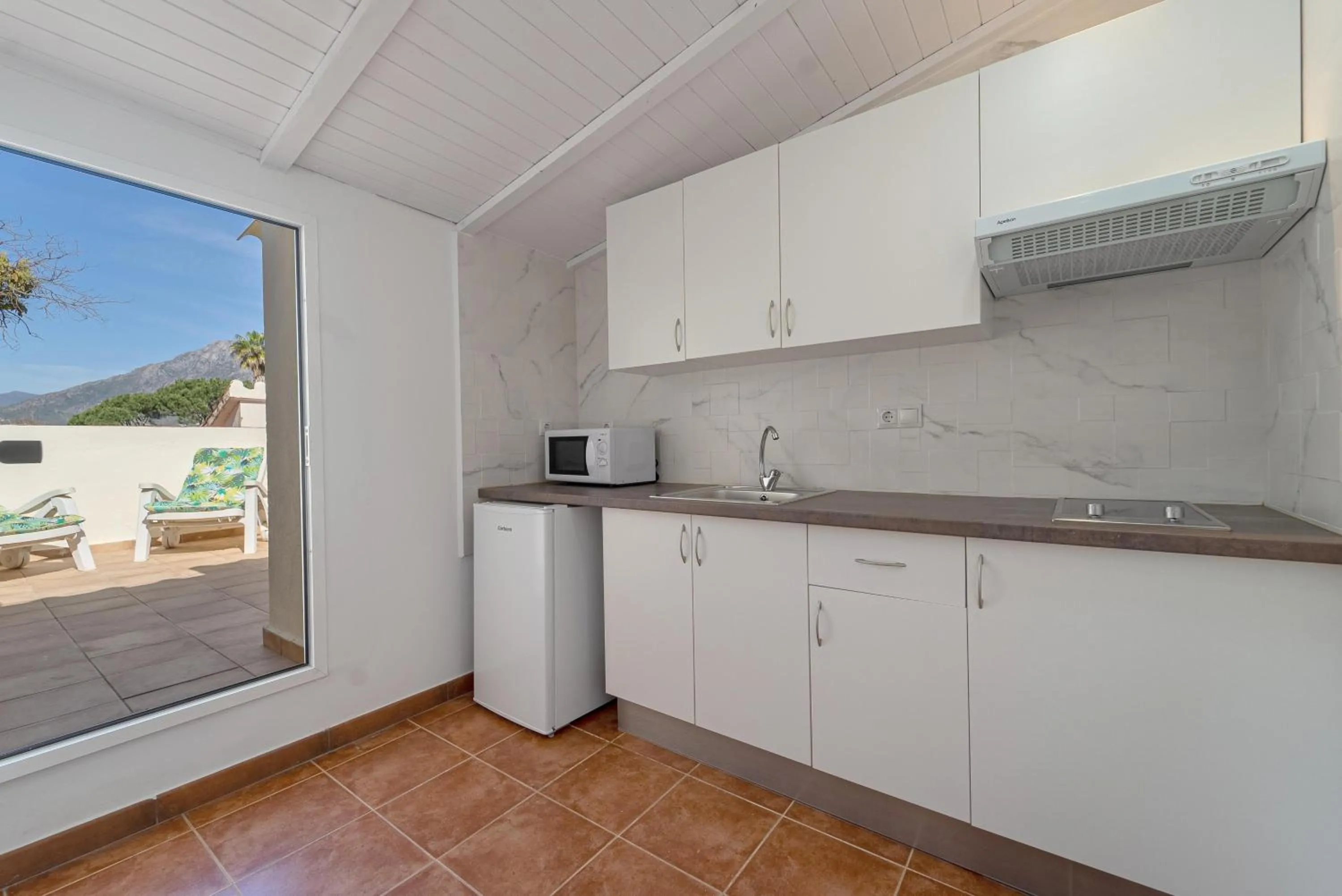 Kitchen or kitchenette in CASADELMAR Marbella 23 APARTAMENTOS VACACIONALES