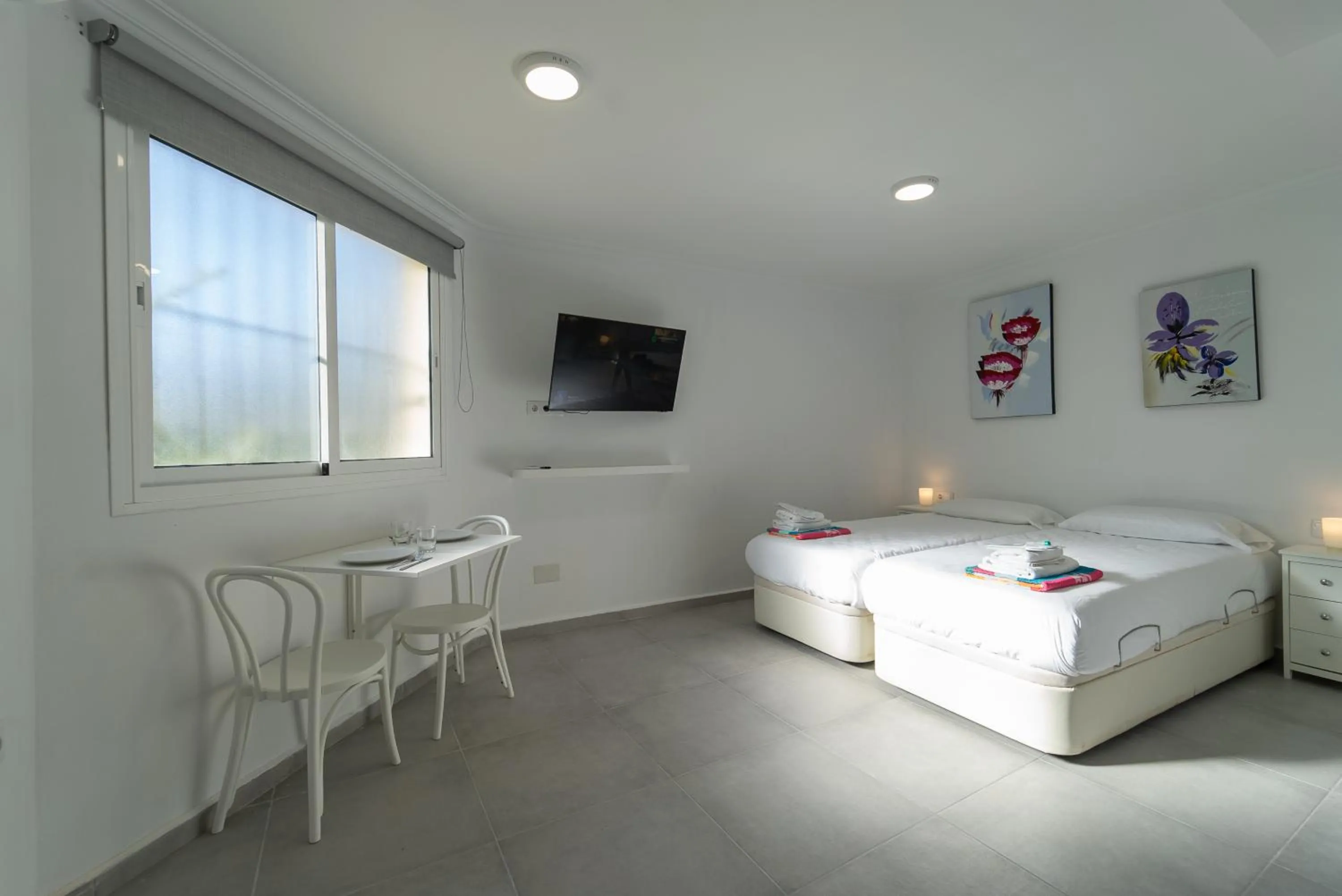 Photo of the whole room, Bed in CASADELMAR Marbella 23 APARTAMENTOS VACACIONALES