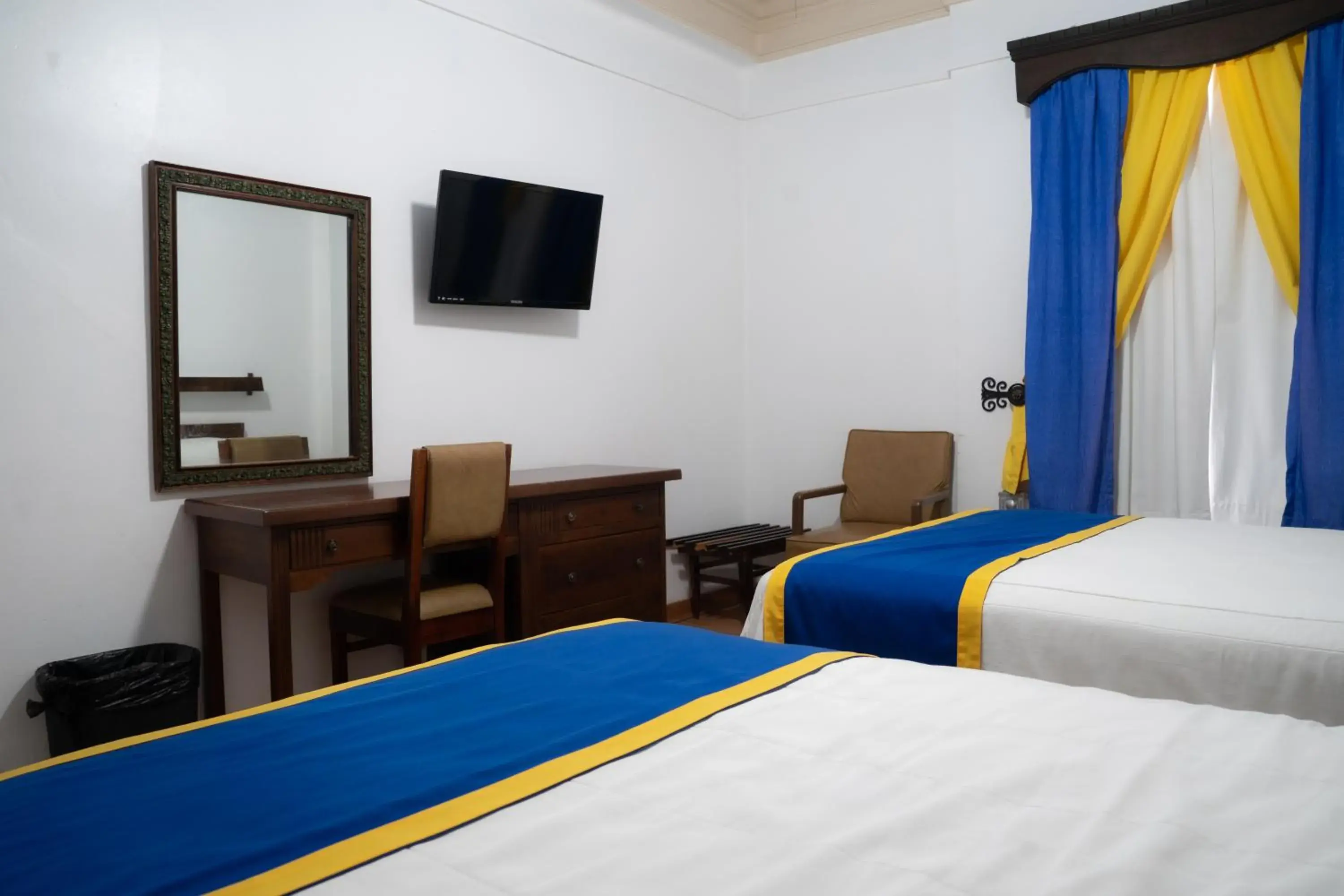 Twin Room in Hotel Sierra Gorda Twin Room in Hotel Sierra Gorda