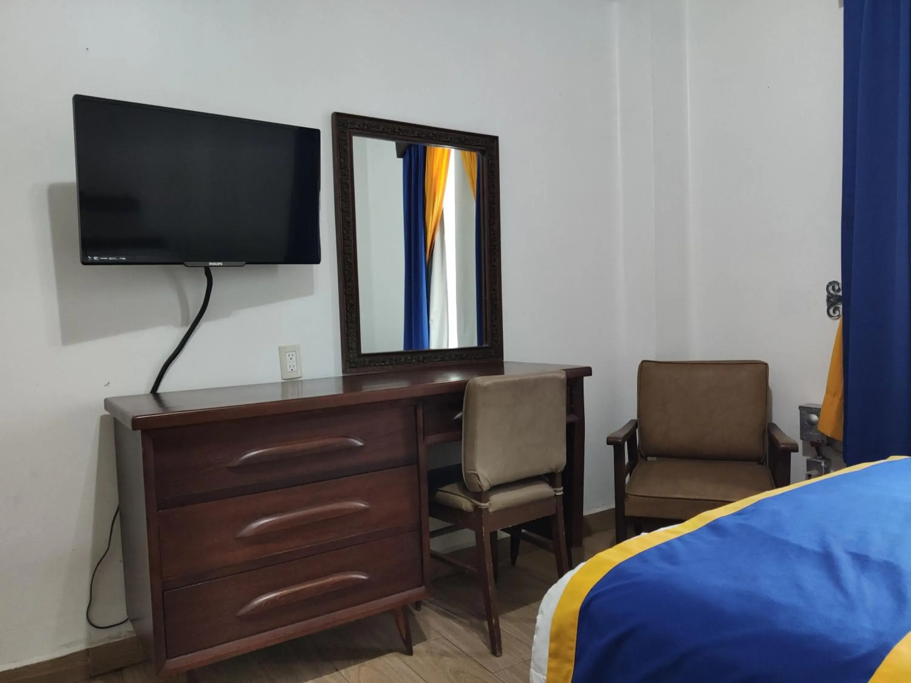 Classic Quadruple Room in Hotel Sierra Gorda Classic Quadruple Room in Hotel Sierra Gorda
