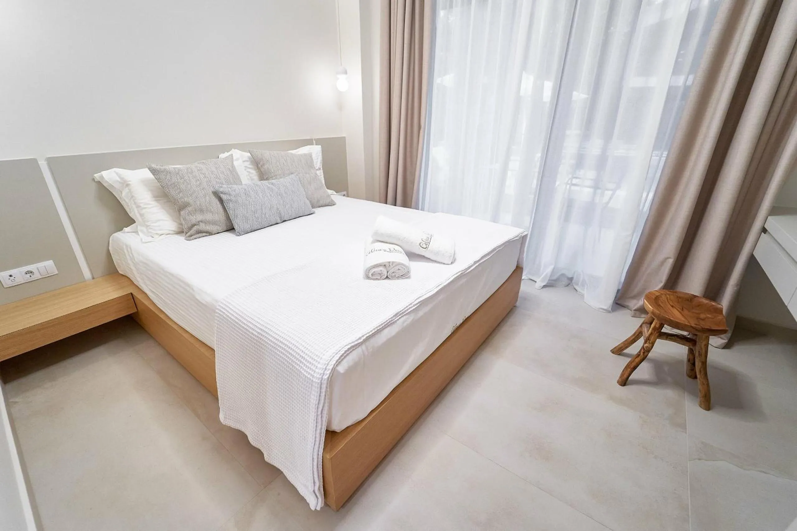 Bed in Celine's Rose