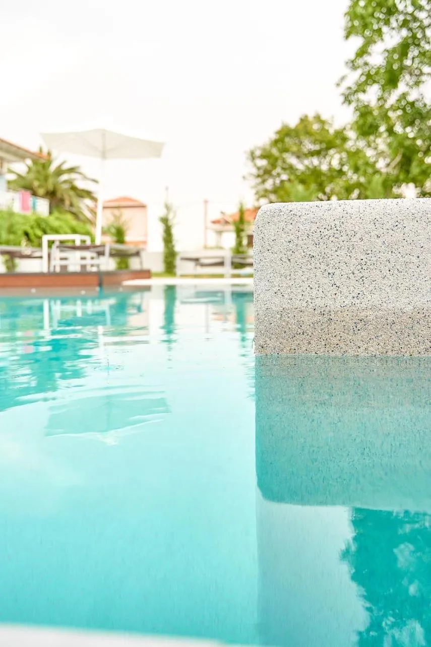 Swimming pool in Celine's Rose