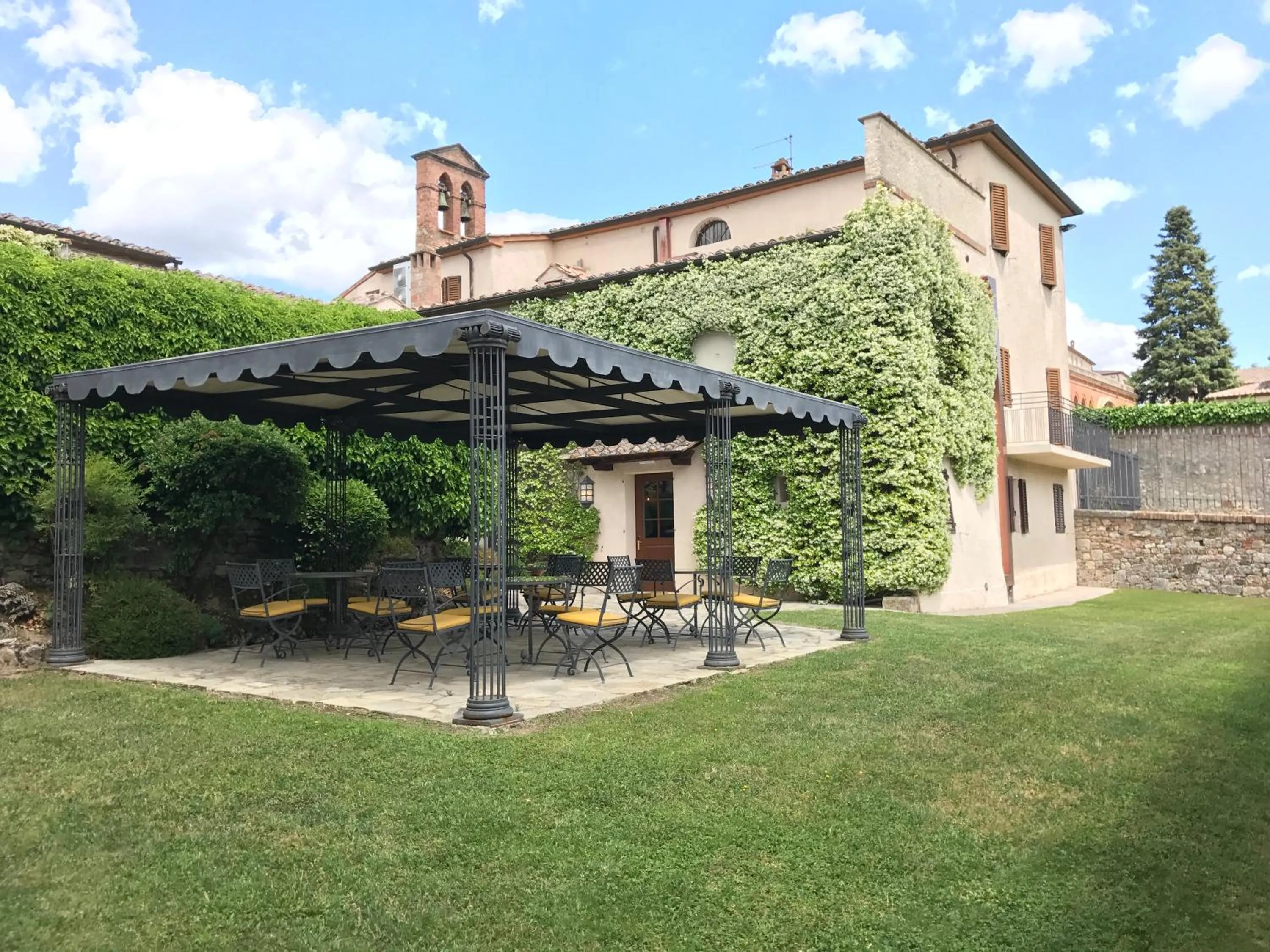 Garden in La Bagnaia Golf Resort