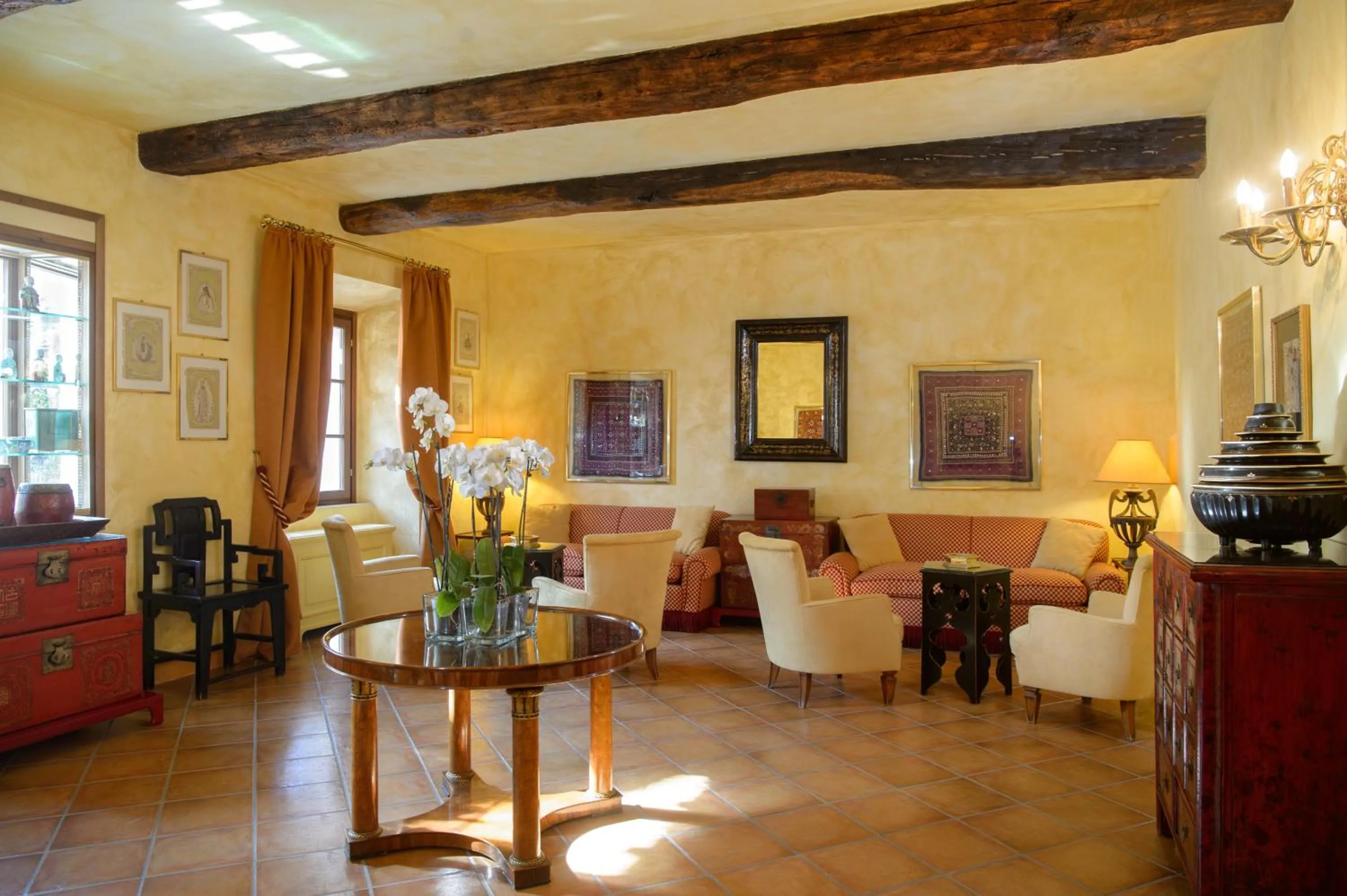 Seating area in La Bagnaia Golf Resort