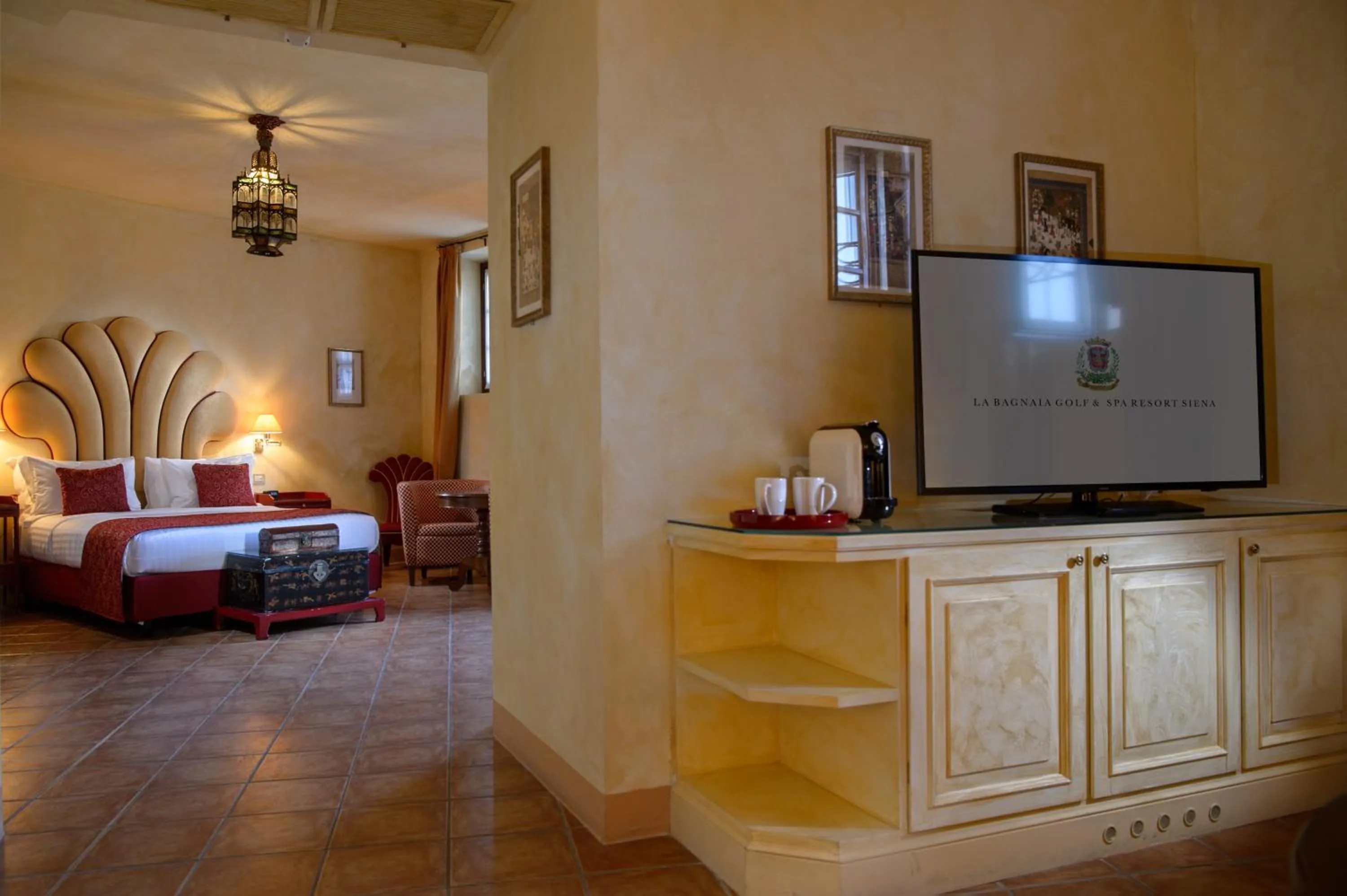 Coffee/tea facilities in La Bagnaia Golf Resort