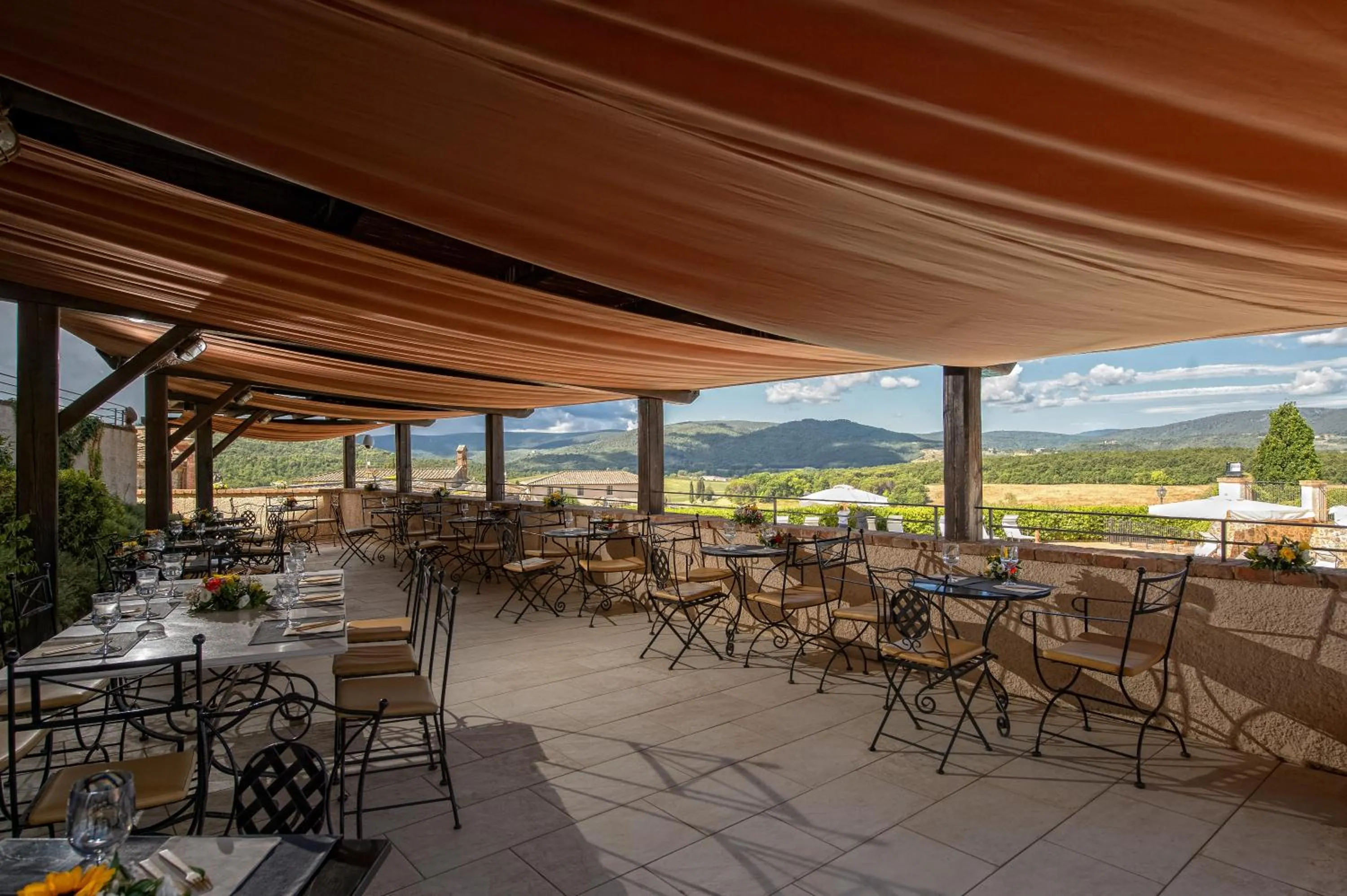 Restaurant/places to eat in La Bagnaia Golf Resort