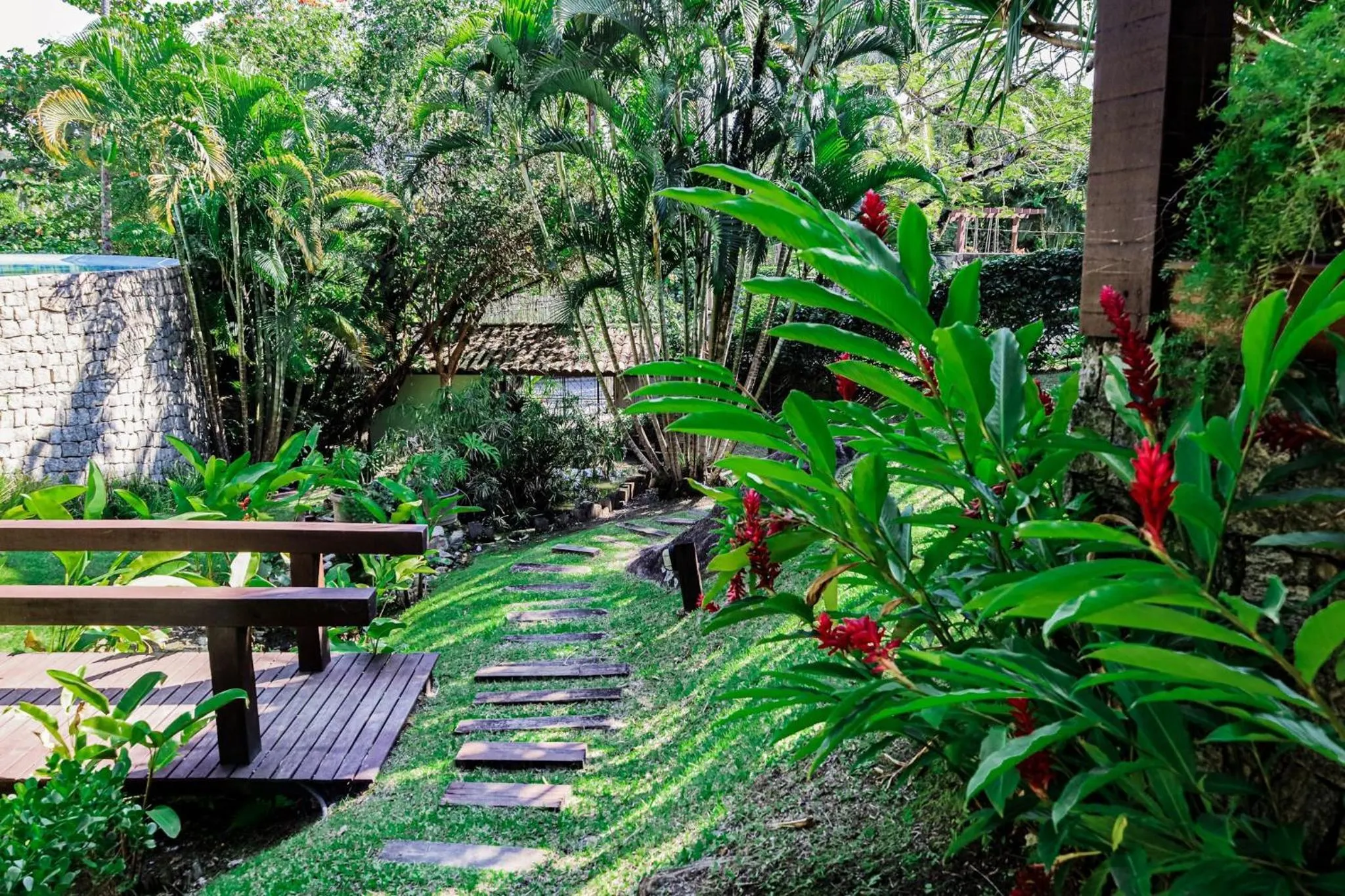 Garden in Casa em condomínio com lazer próximo à praia