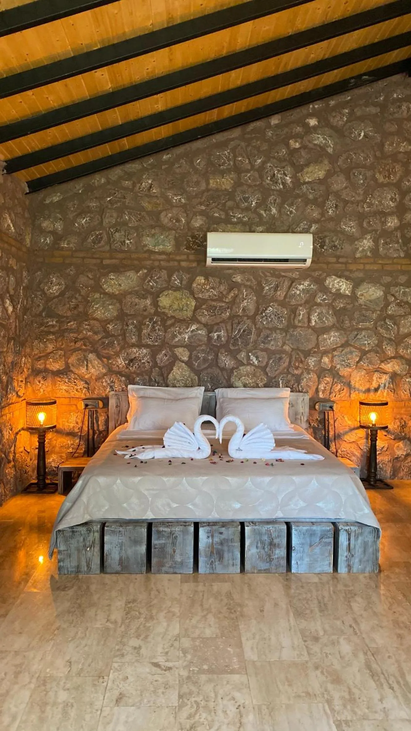 Bed in Çandır Resort Restaurant