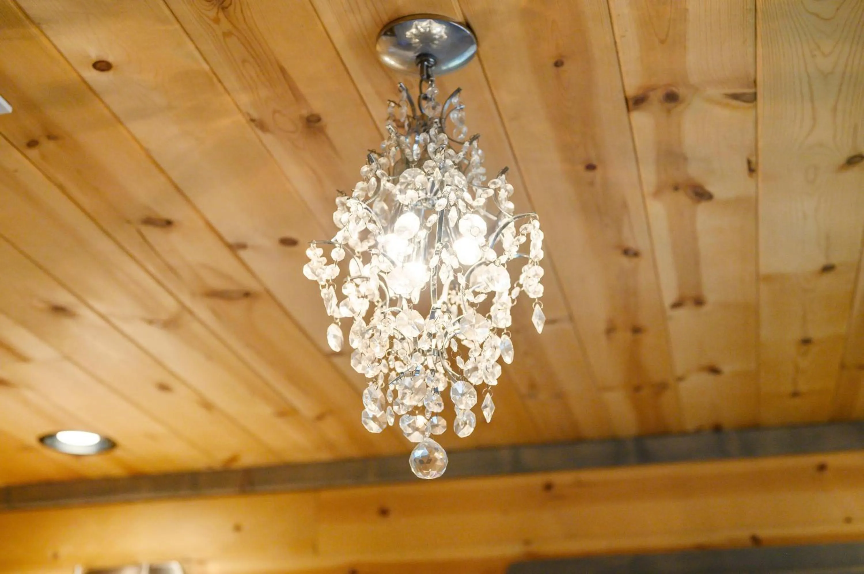 Bathroom in Convenient Romantic Hot Tub BBQ 3-night special!