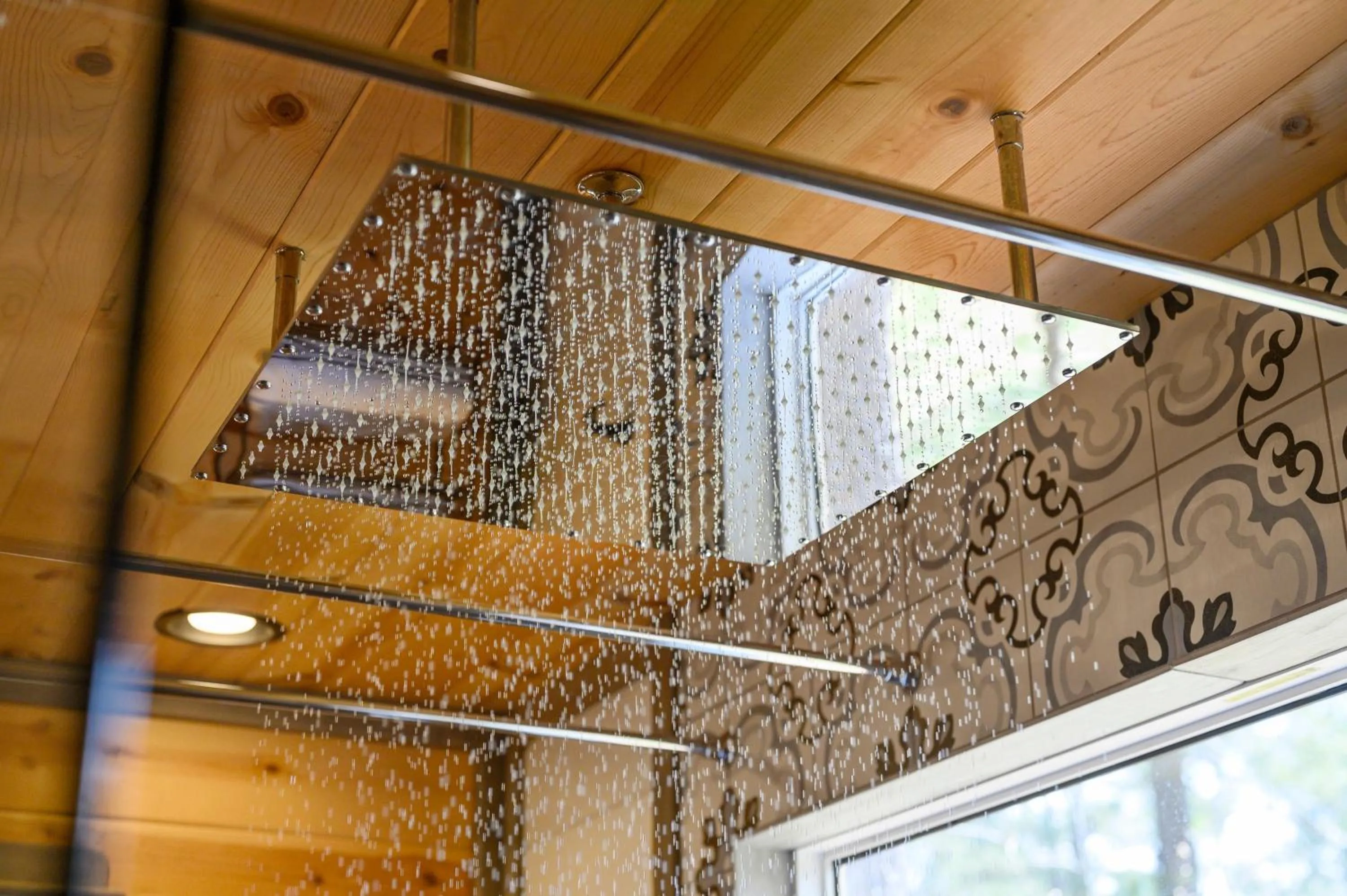 Bathroom in Convenient Romantic Hot Tub BBQ 3-night special!