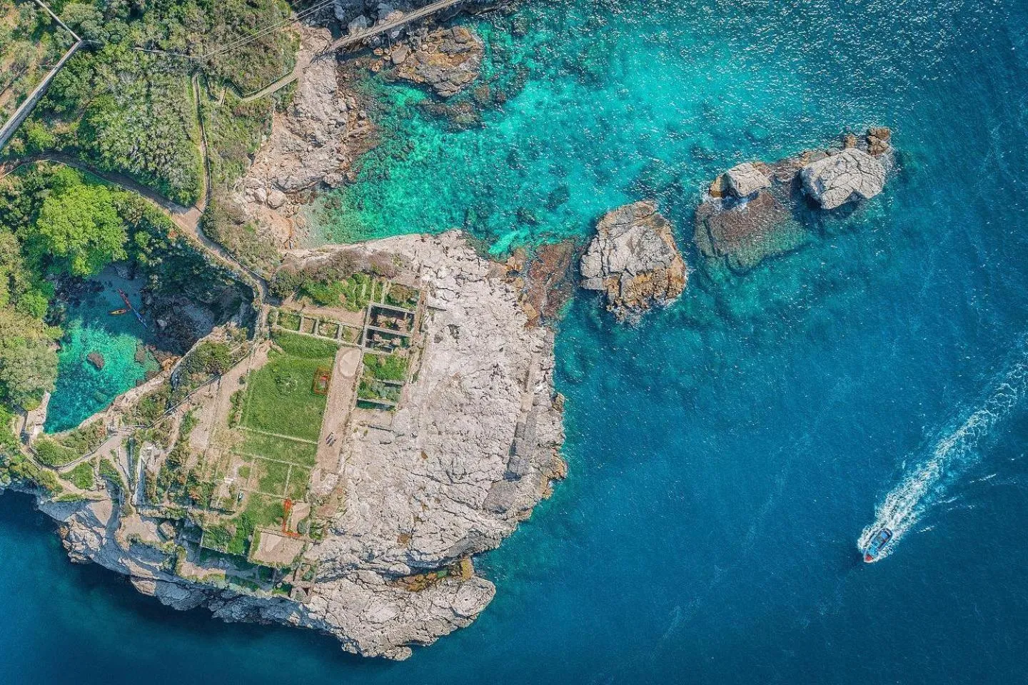 Swimming pool in Hotel Spicy