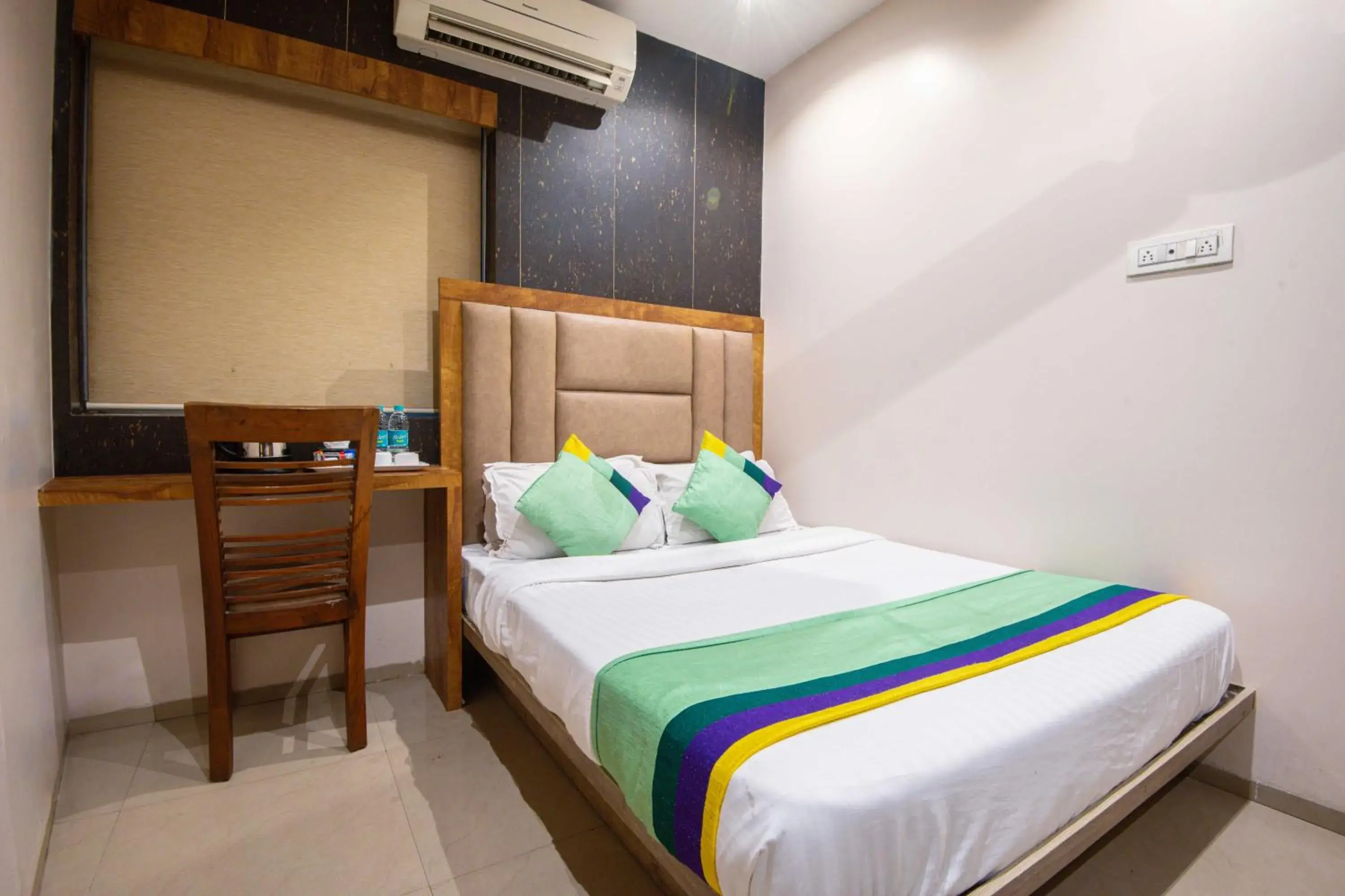 Bedroom, Bed in Treebo Amber Imperial Bedroom, Bed in Treebo Amber Imperial