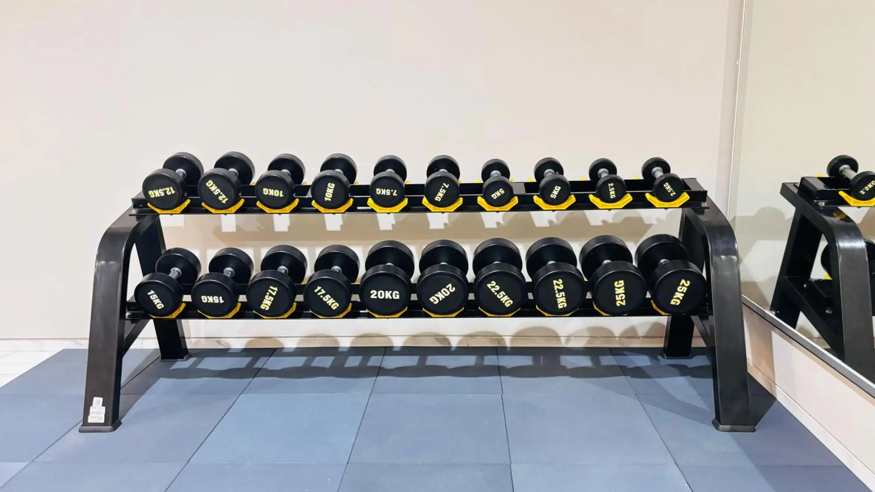 Fitness centre/facilities in Trio Azana Style Kebumen Fitness centre/facilities in Trio Azana Style Kebumen