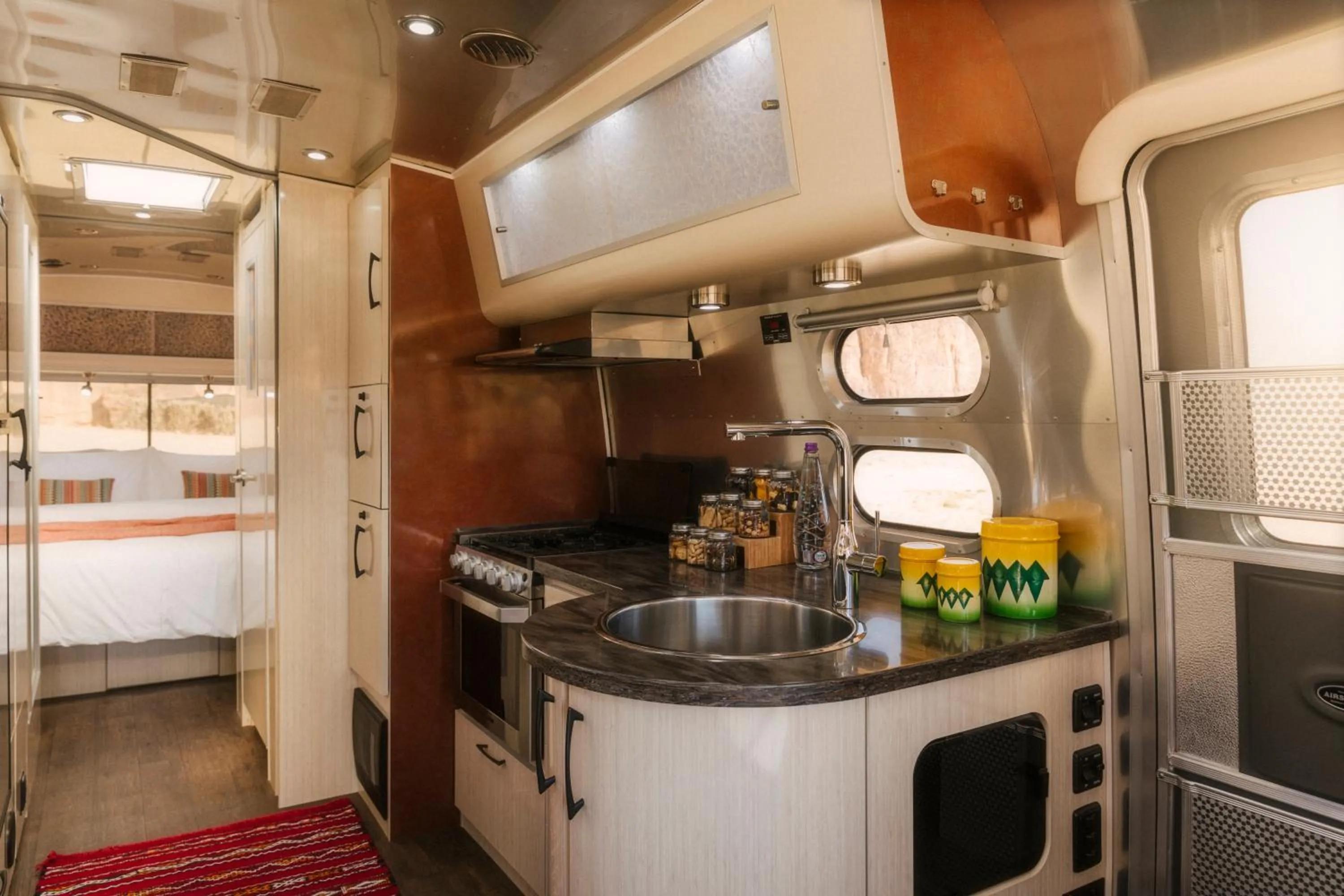 Kitchen or kitchenette in Caravan AlUla by Our Habitas