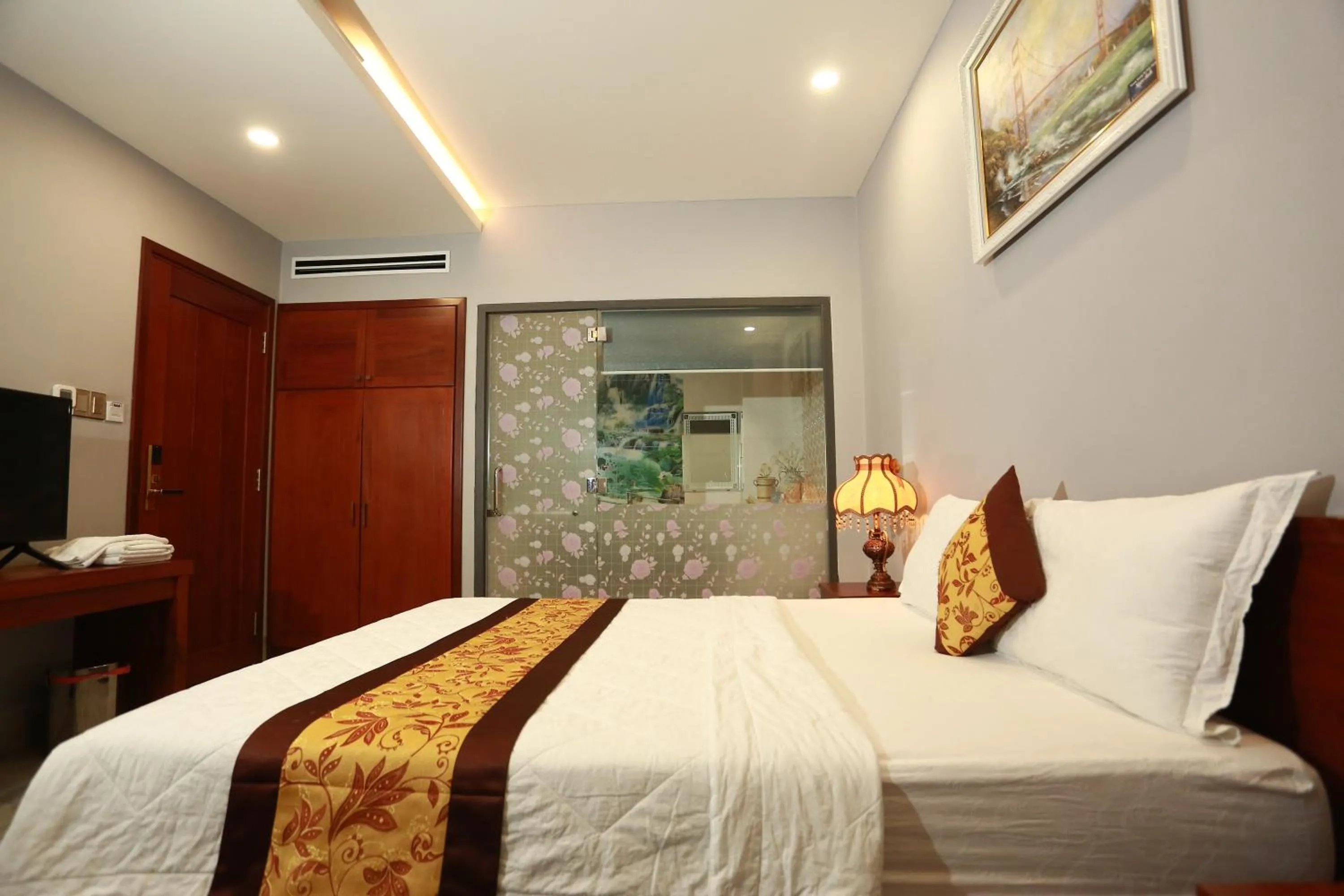 Bed in THANH TAI HOTEL 2
