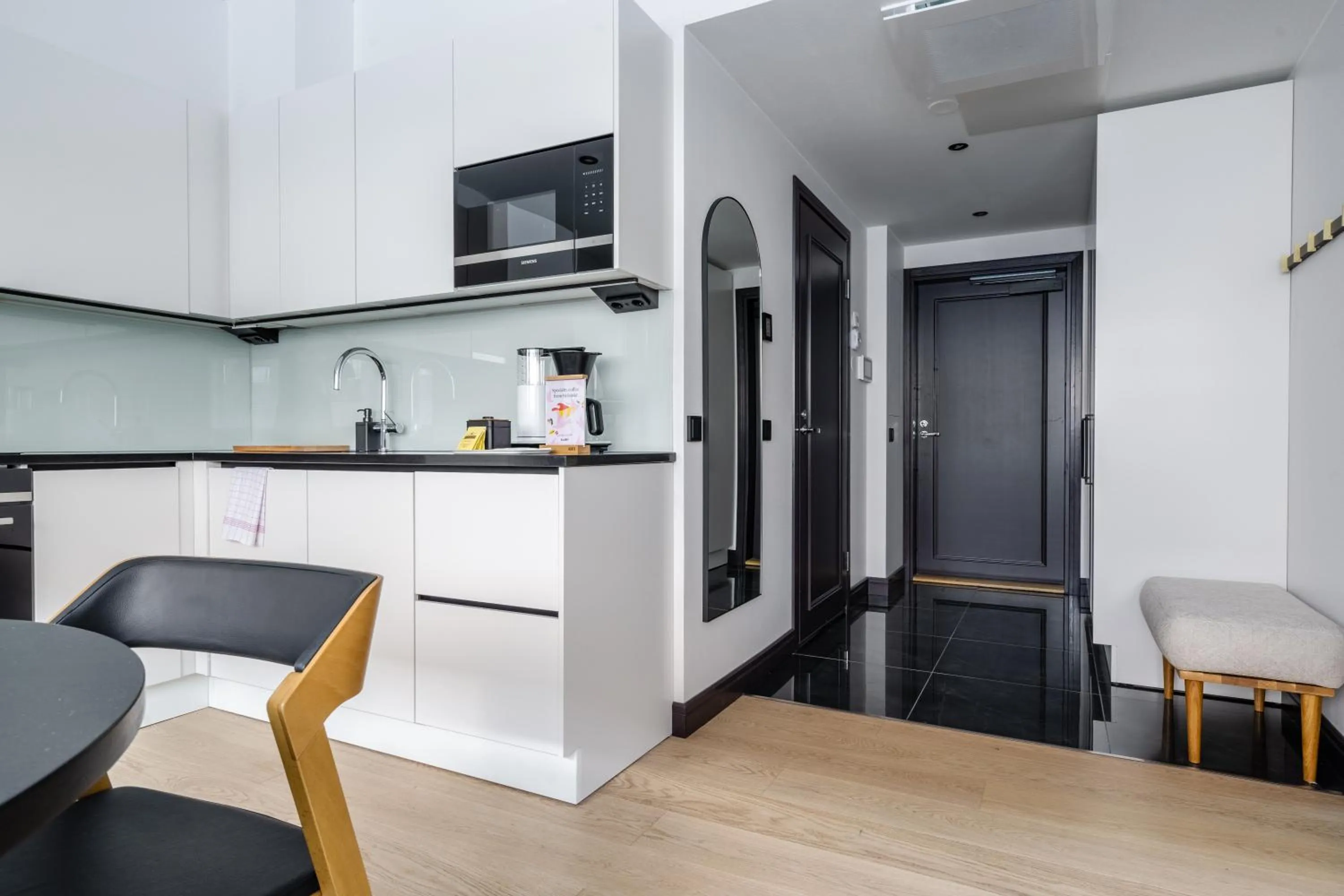 Coffee/tea facilities in Bob W Helsinki Katajanokka