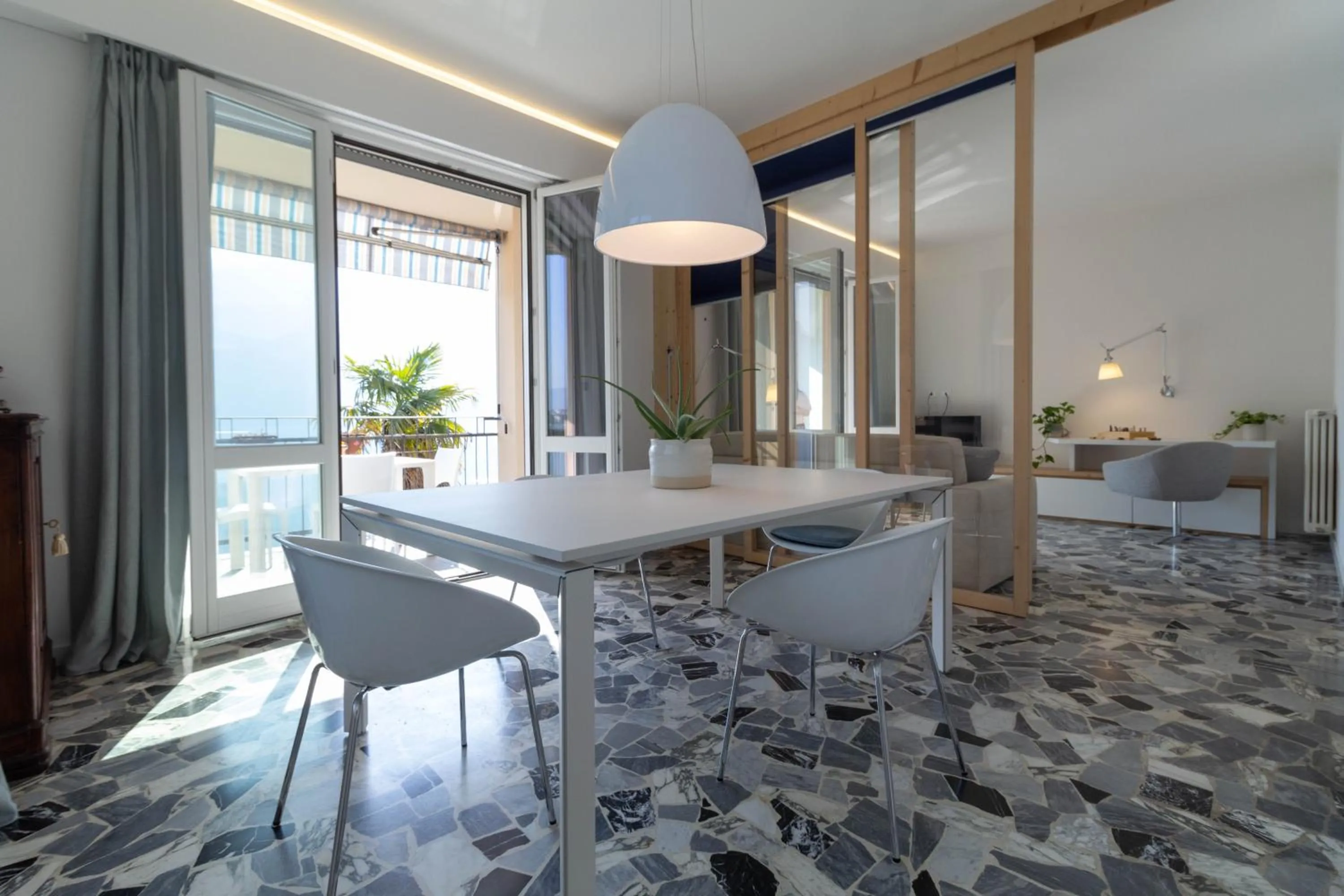 Living room in Mamma Ciccia Holiday Home - Waterfront Apartment
