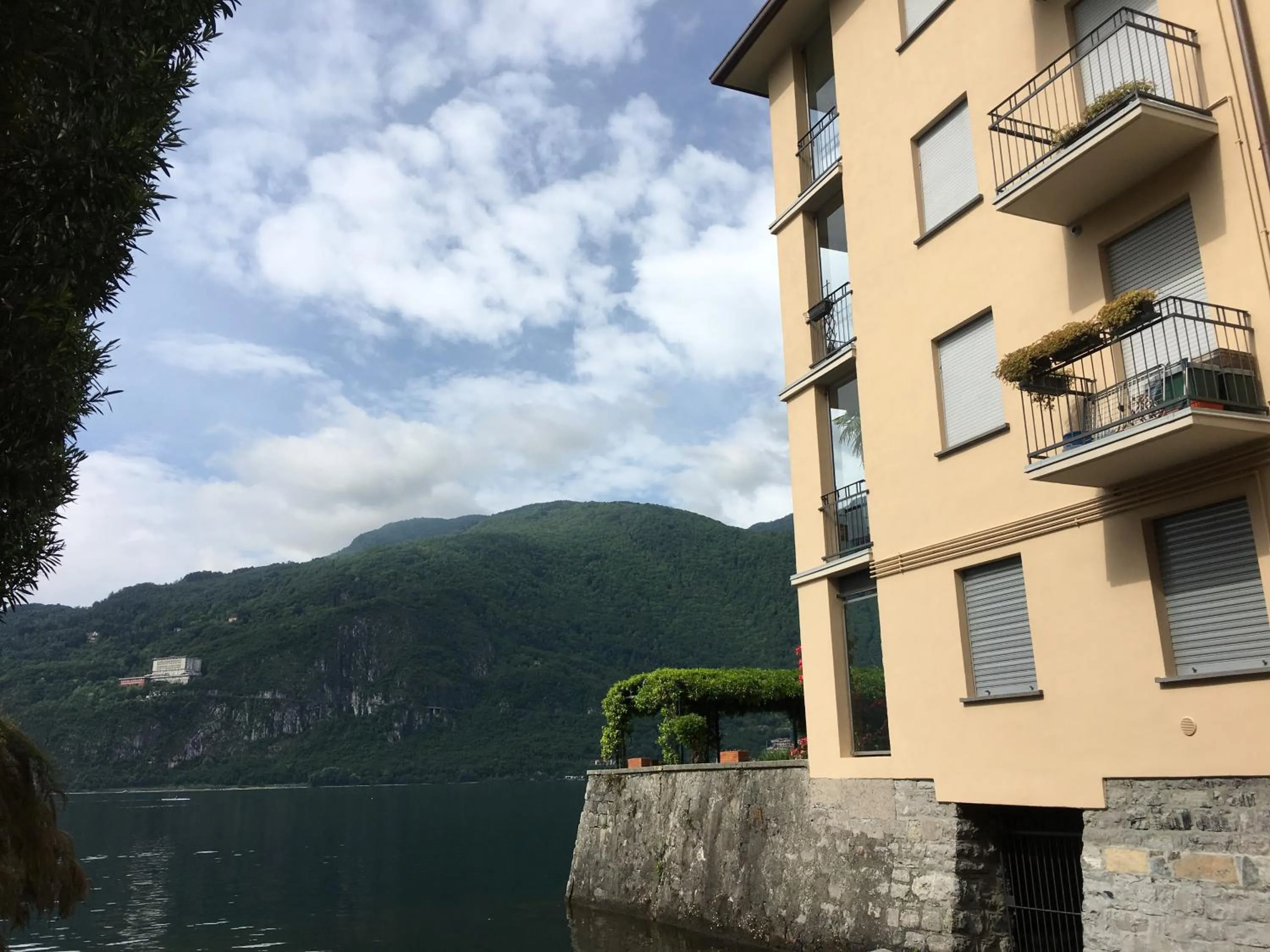 Property building in Mamma Ciccia Holiday Home - Waterfront Apartment