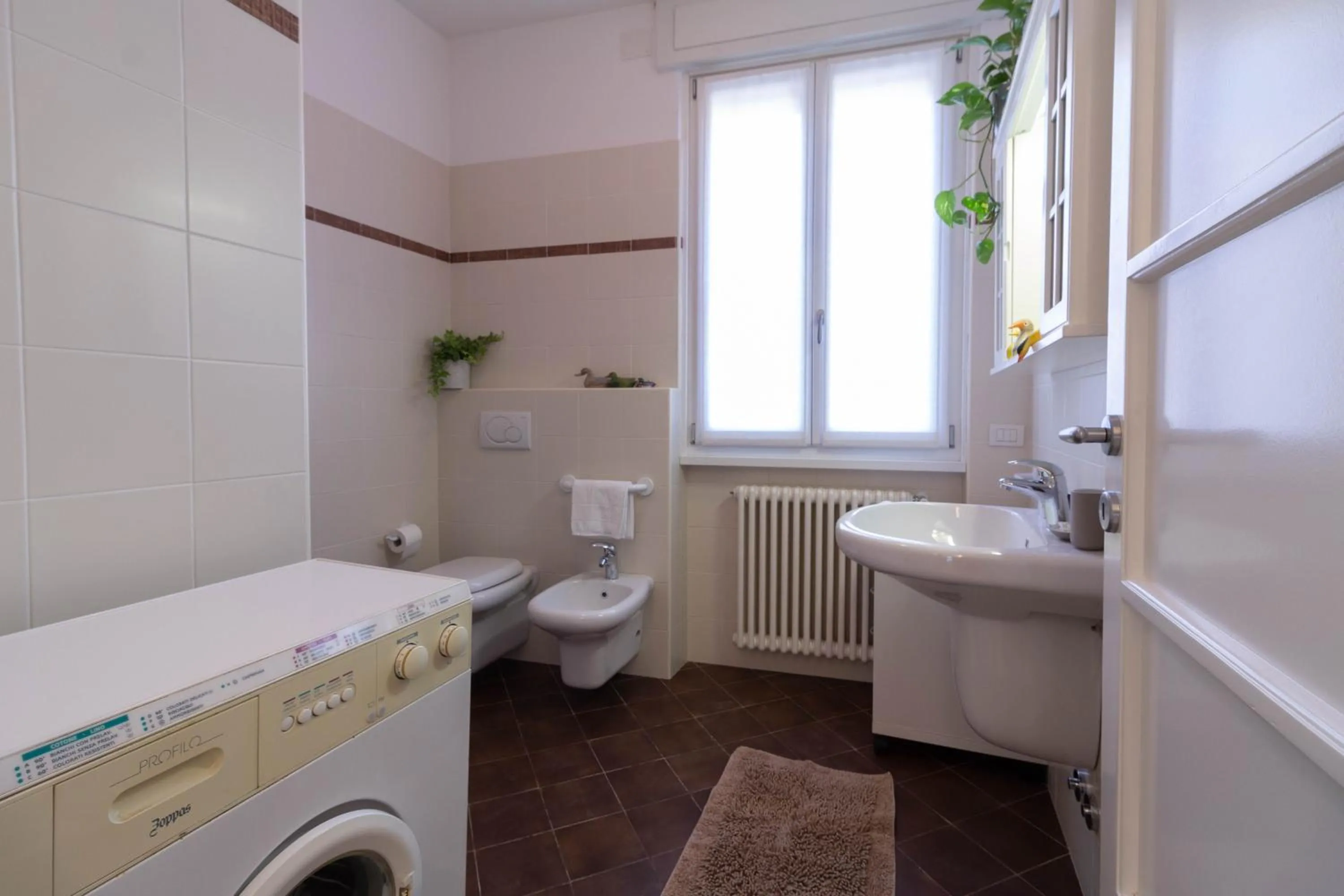 Shower in Mamma Ciccia Holiday Home - Waterfront Apartment