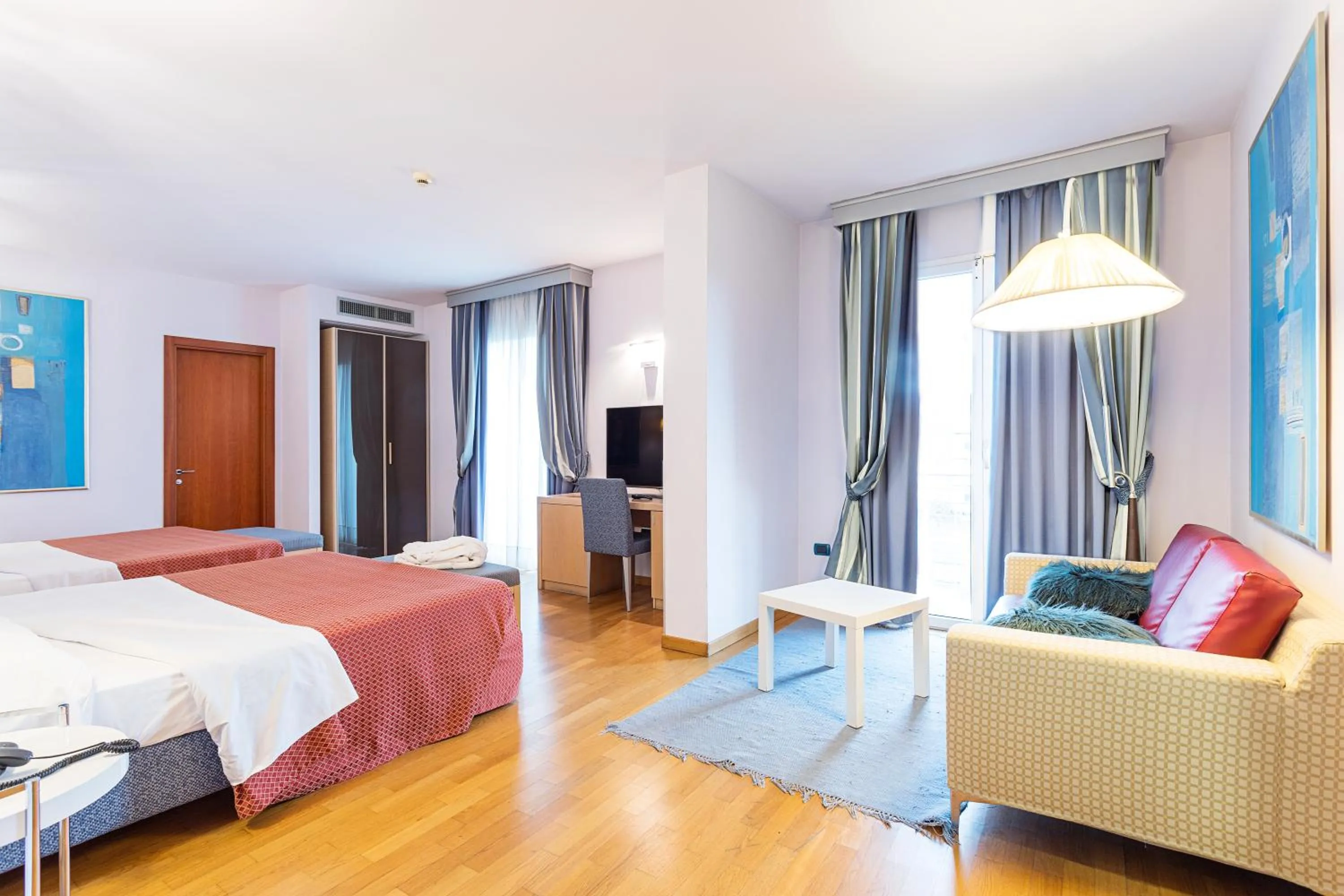 Bedroom, Bed in West Florence