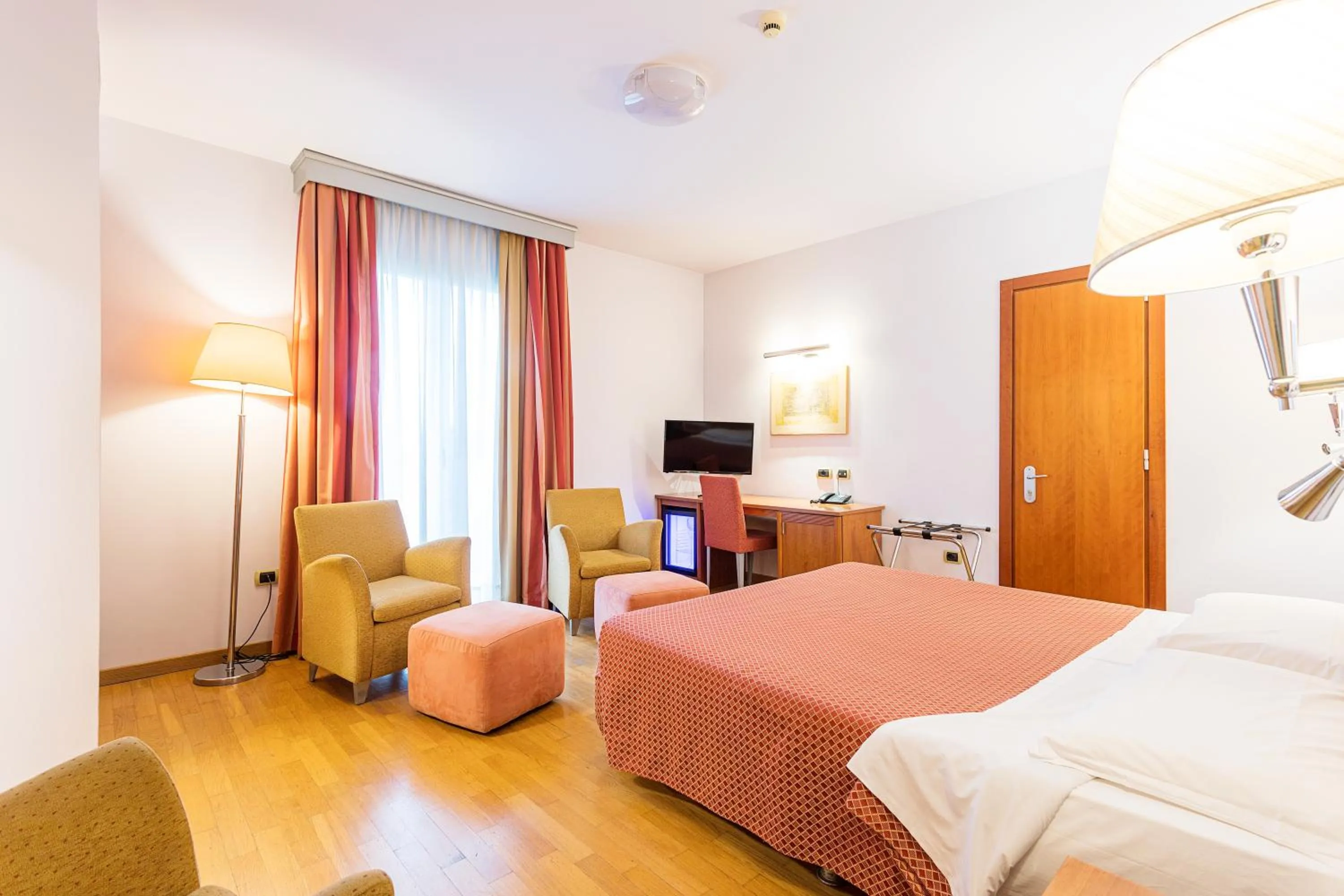 Bedroom, Bed in West Florence