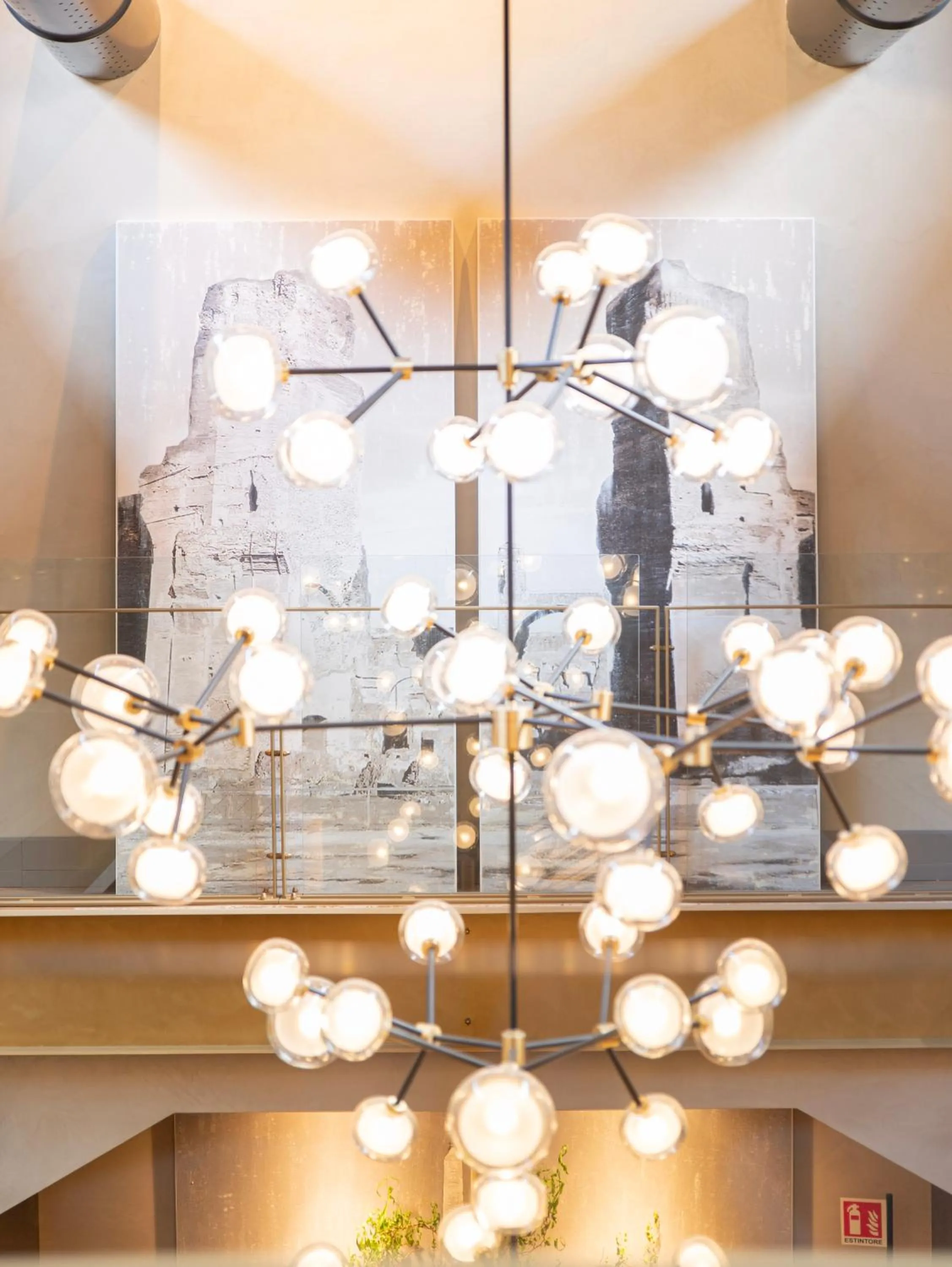 Restaurant/places to eat in Loly Boutique Hotel Roma