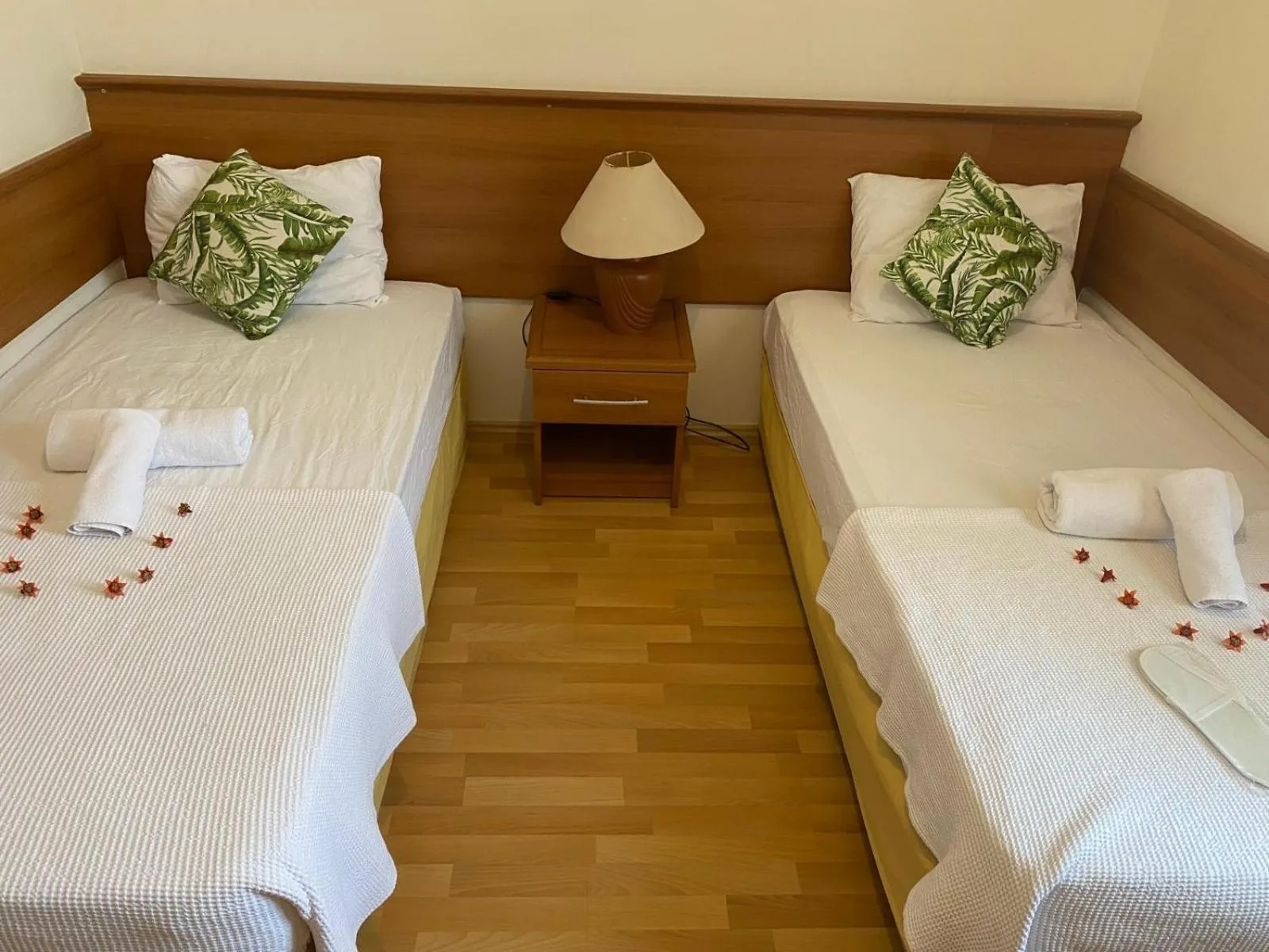 Bed in Felicity Hotel & Bungalows