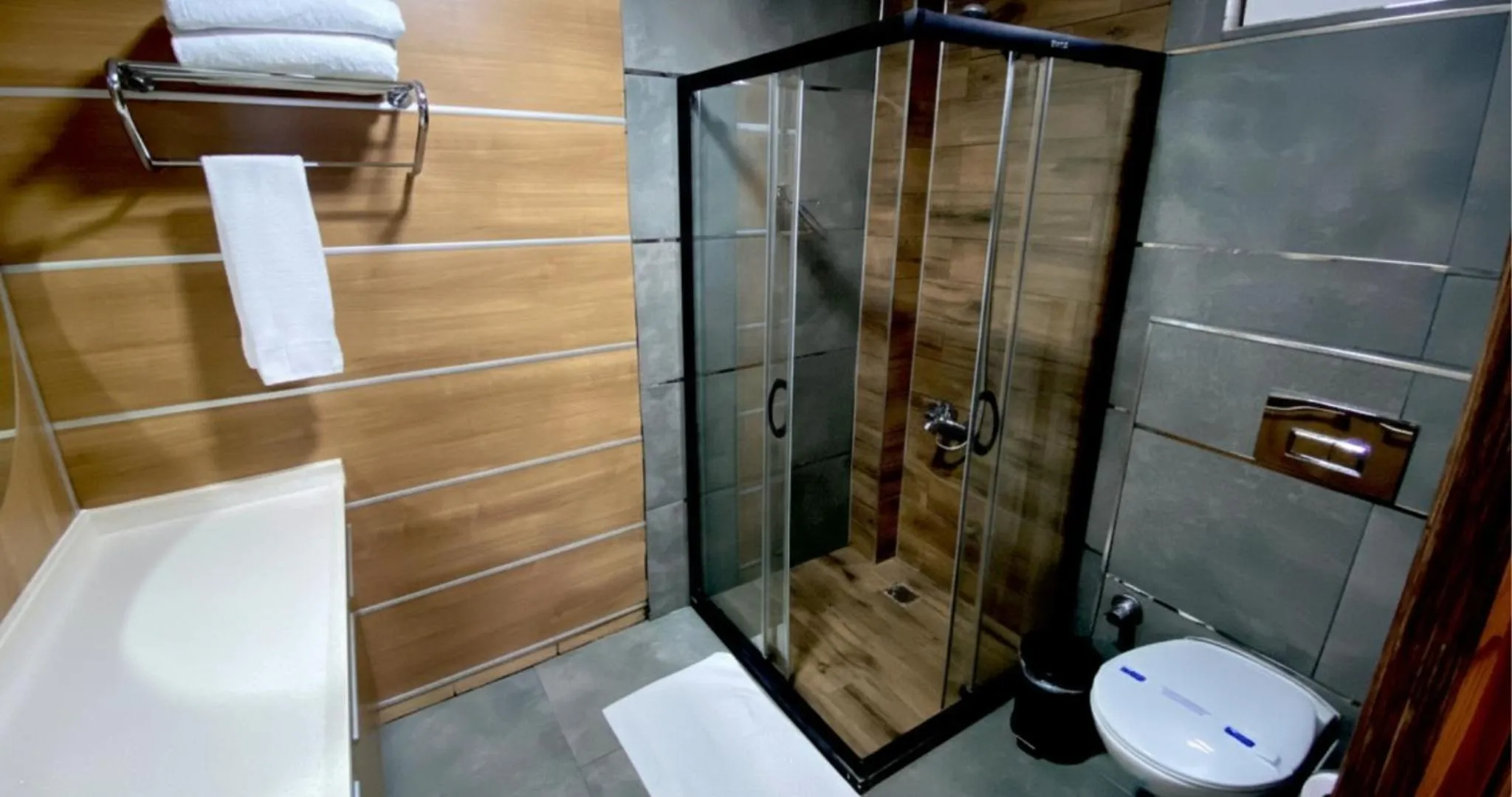 Shower in NEW HOTEL SAMSUN