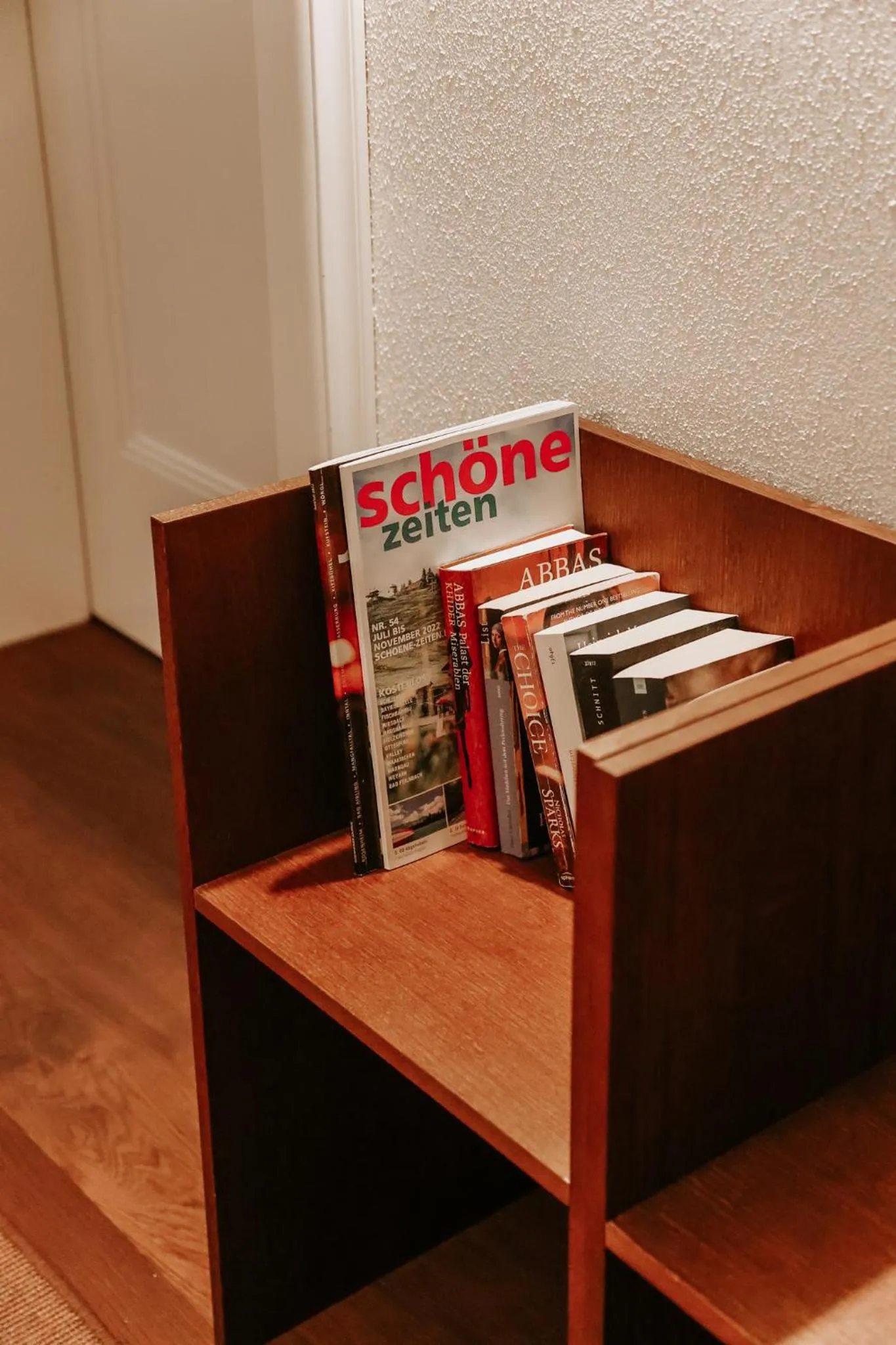 Library in Hotel Hofwirt Neubeuern