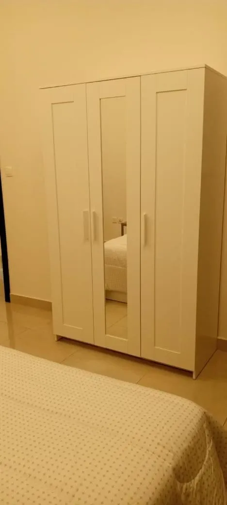 wardrobe, Bed in AL ALKEEM HEIGHTS