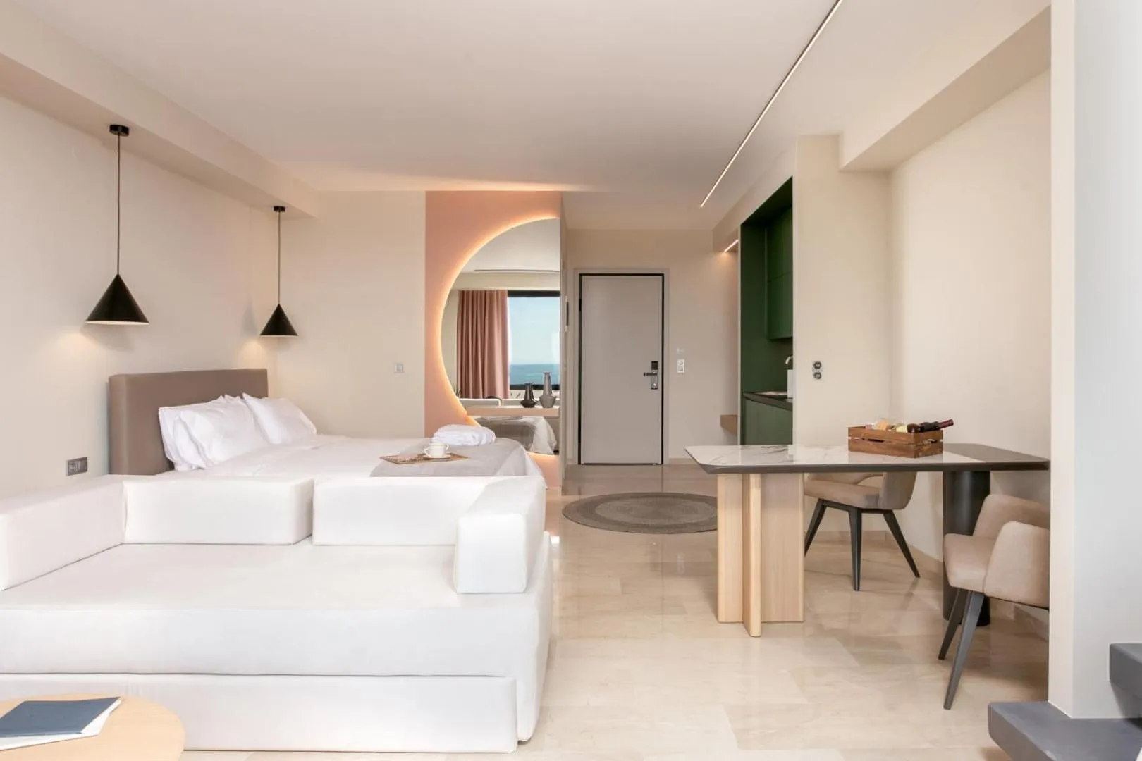 Seating area, Bed in Sea & the City