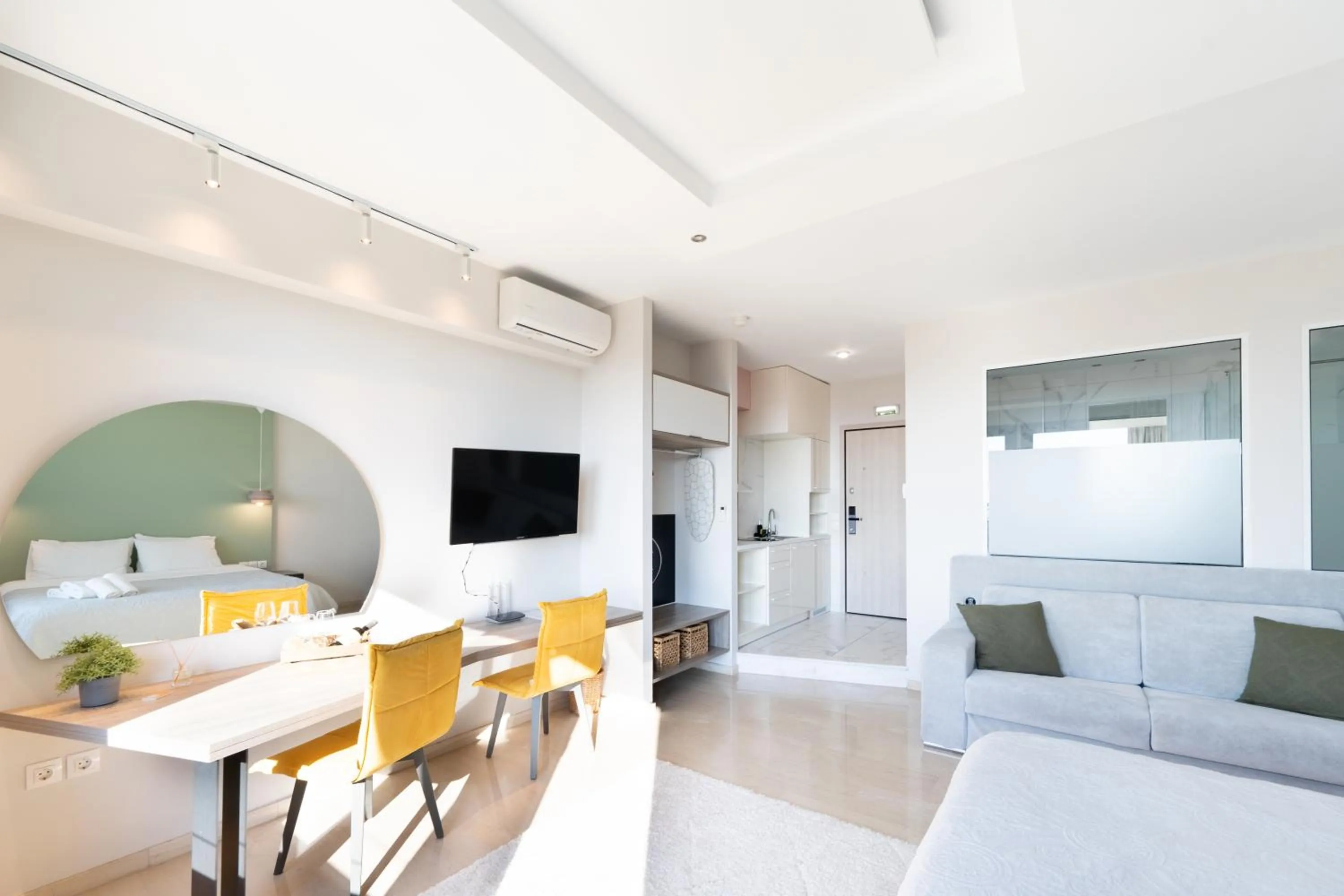 Bed in Sea & the City