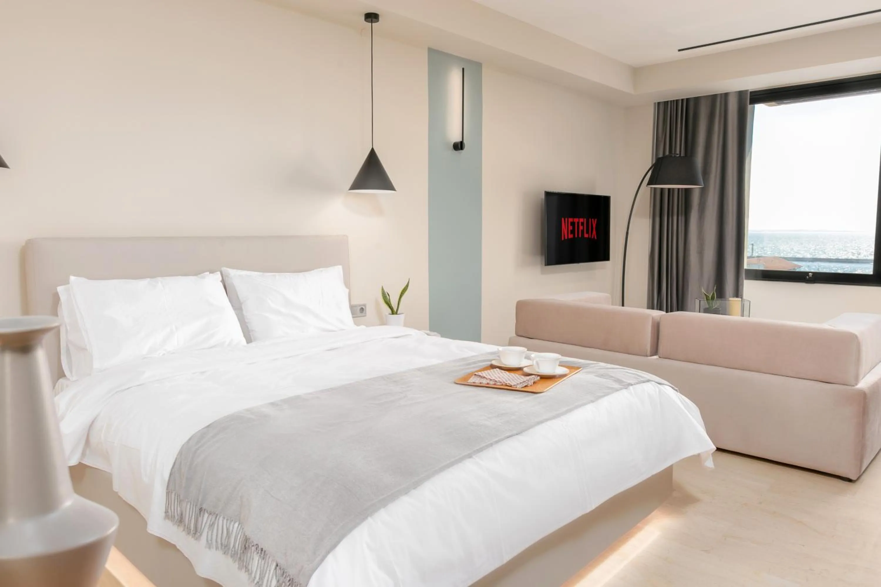 Bed in Sea & the City