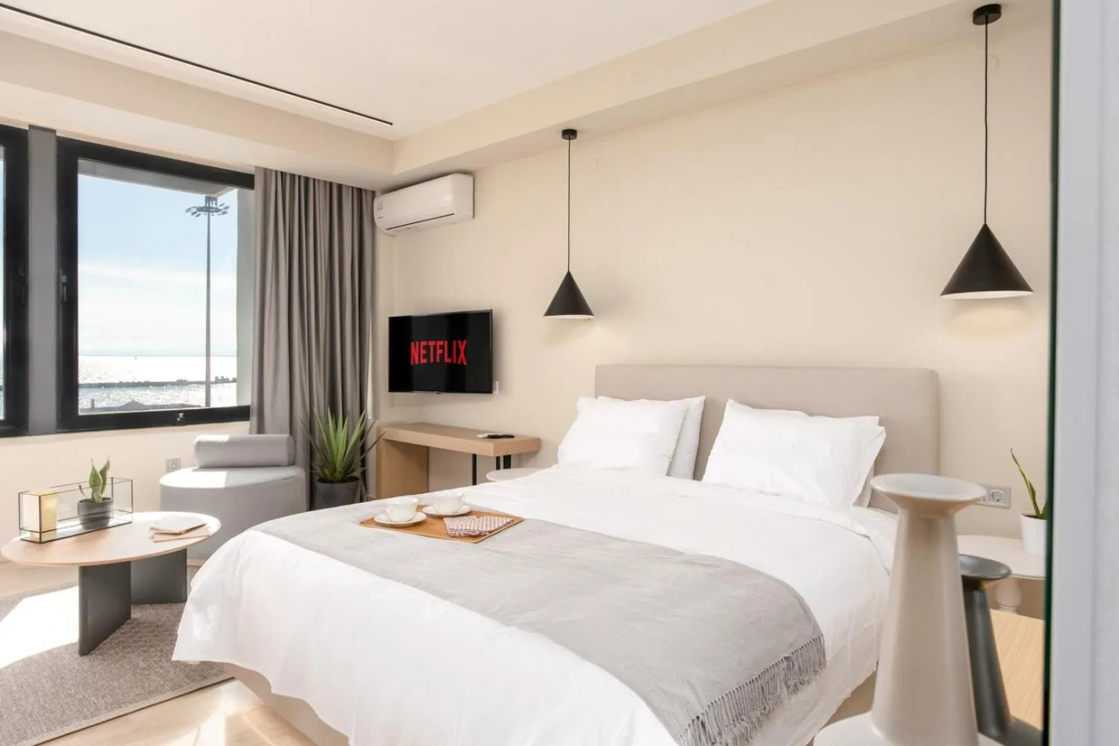 Bed in Sea & the City